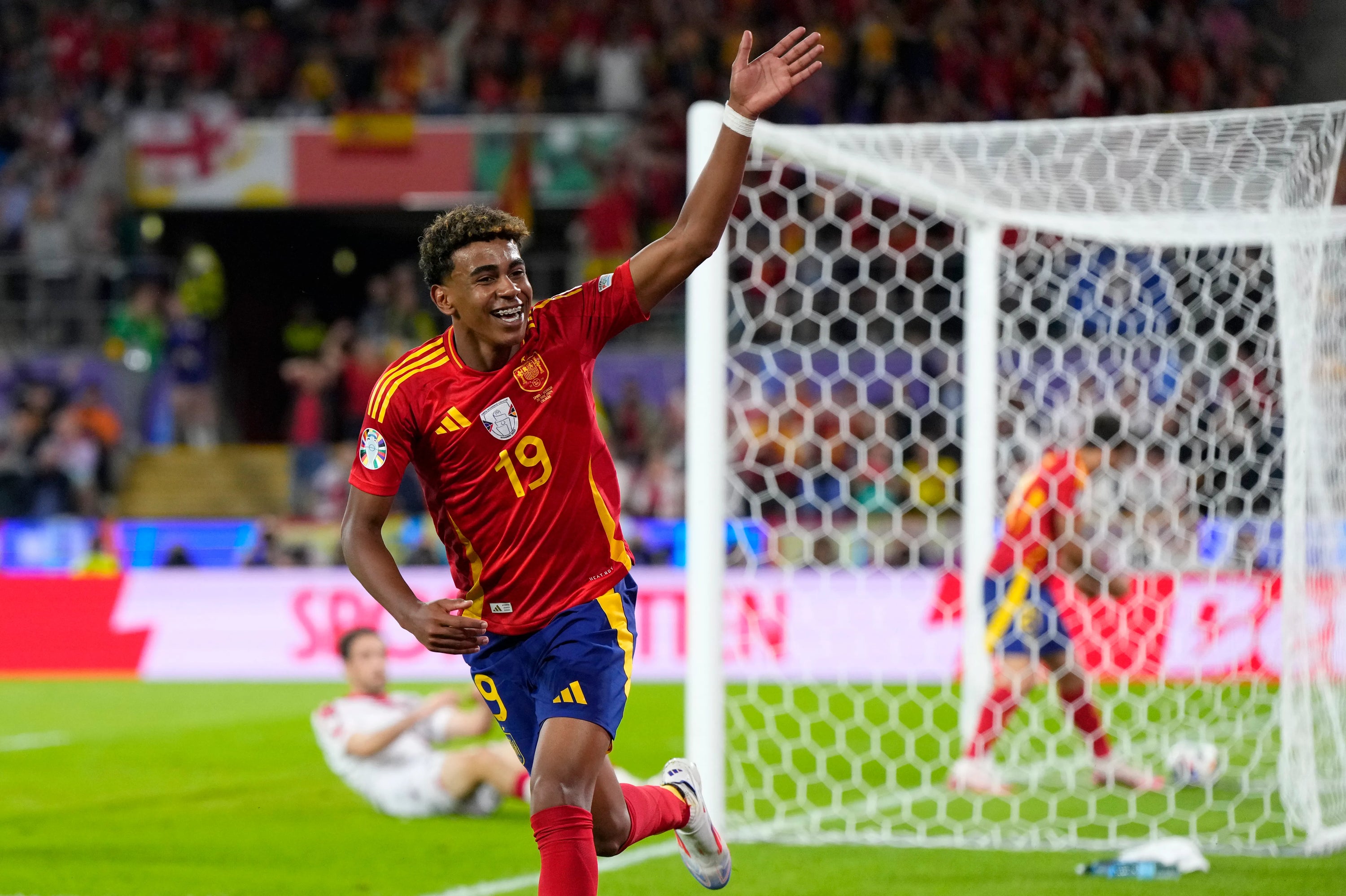 2024/25 Spain #19 LAMINE YAMAL Home Jersey (L)