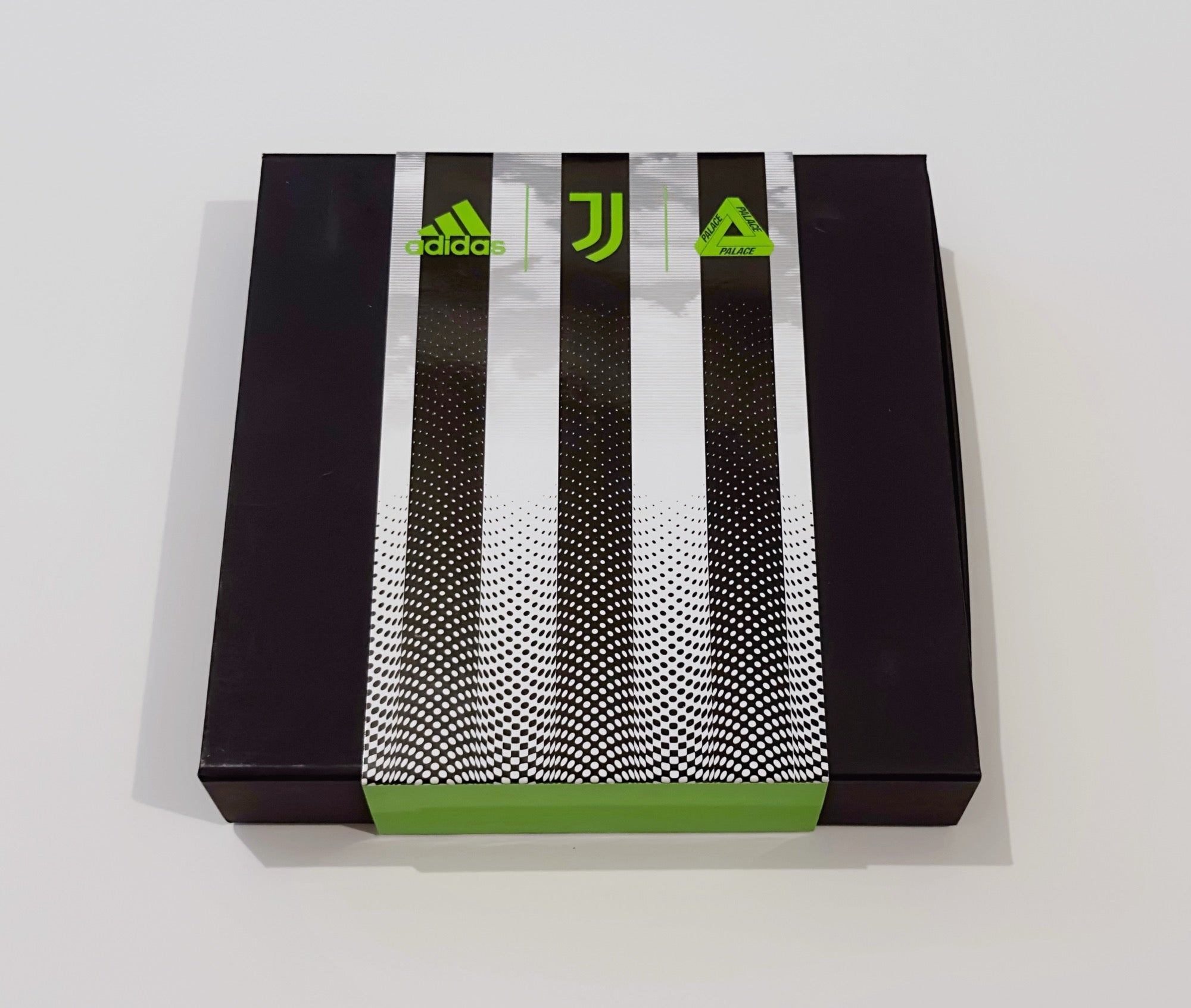 2019/20 Juventus X Palace #77 BUFFON GK Jersey Boxset (M)