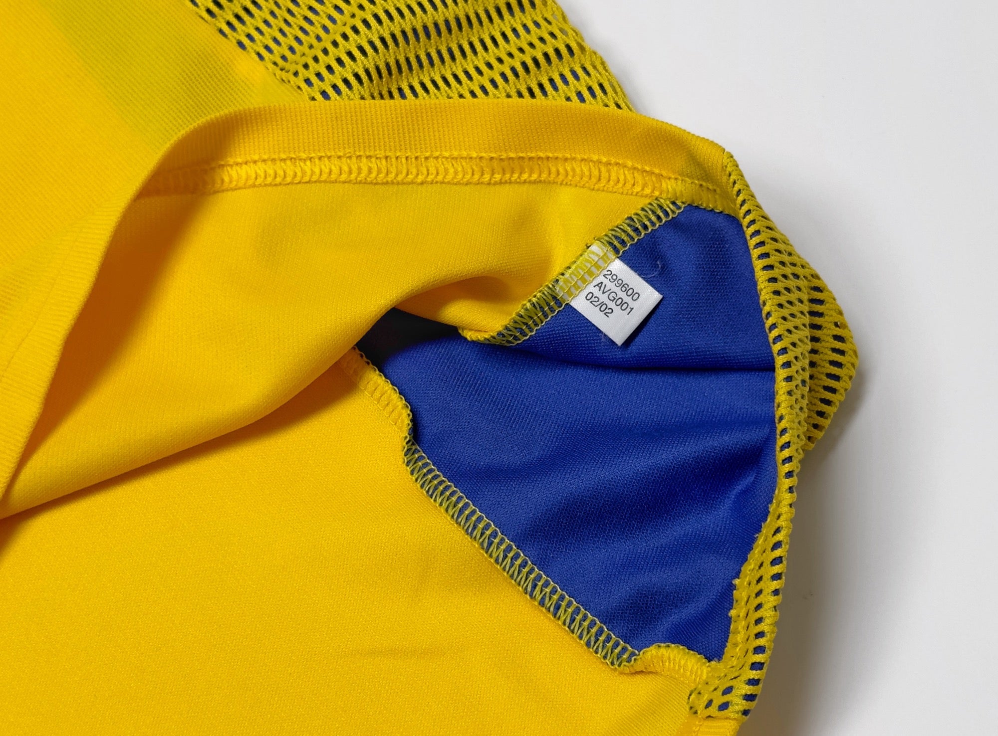 2002/03 Sweden Home Jersey (S)