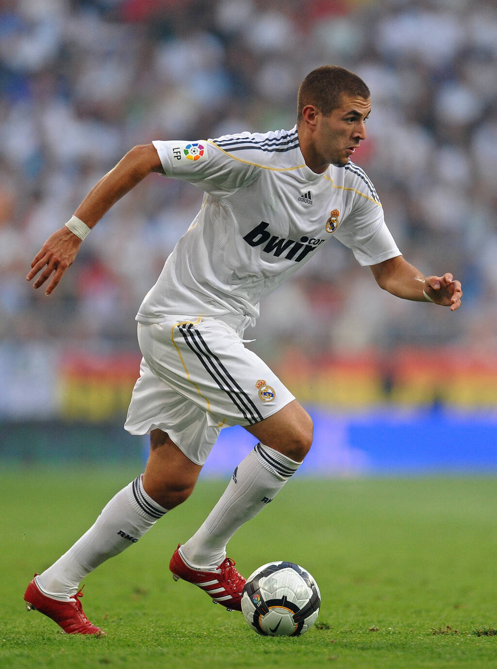 2009/10 Real Madrid #11 BENZEMA Home Jersey (M)
