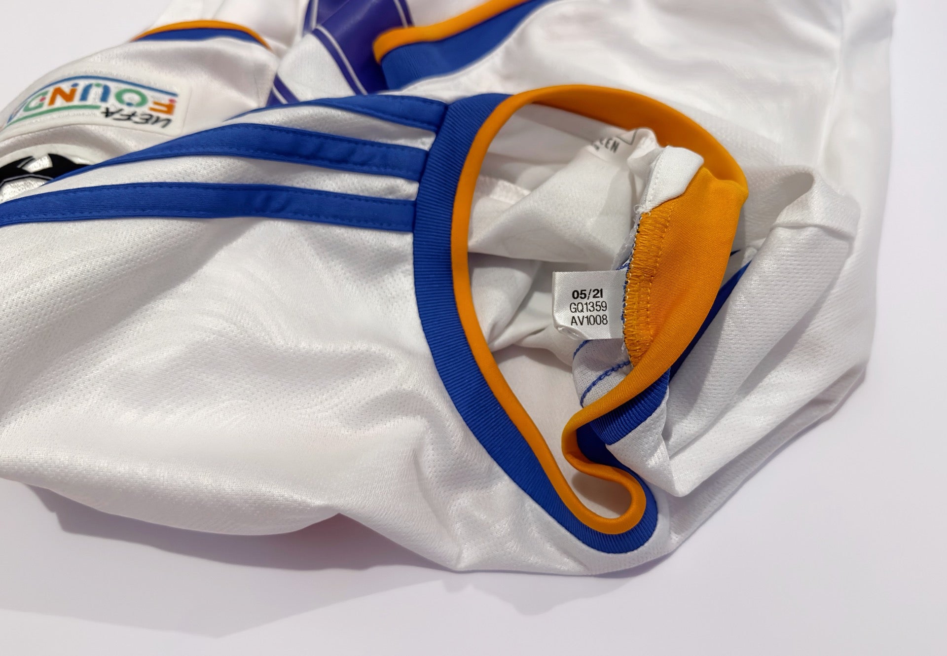 2021/22 Real Madrid #9 BENZEMA Home Jersey (M)