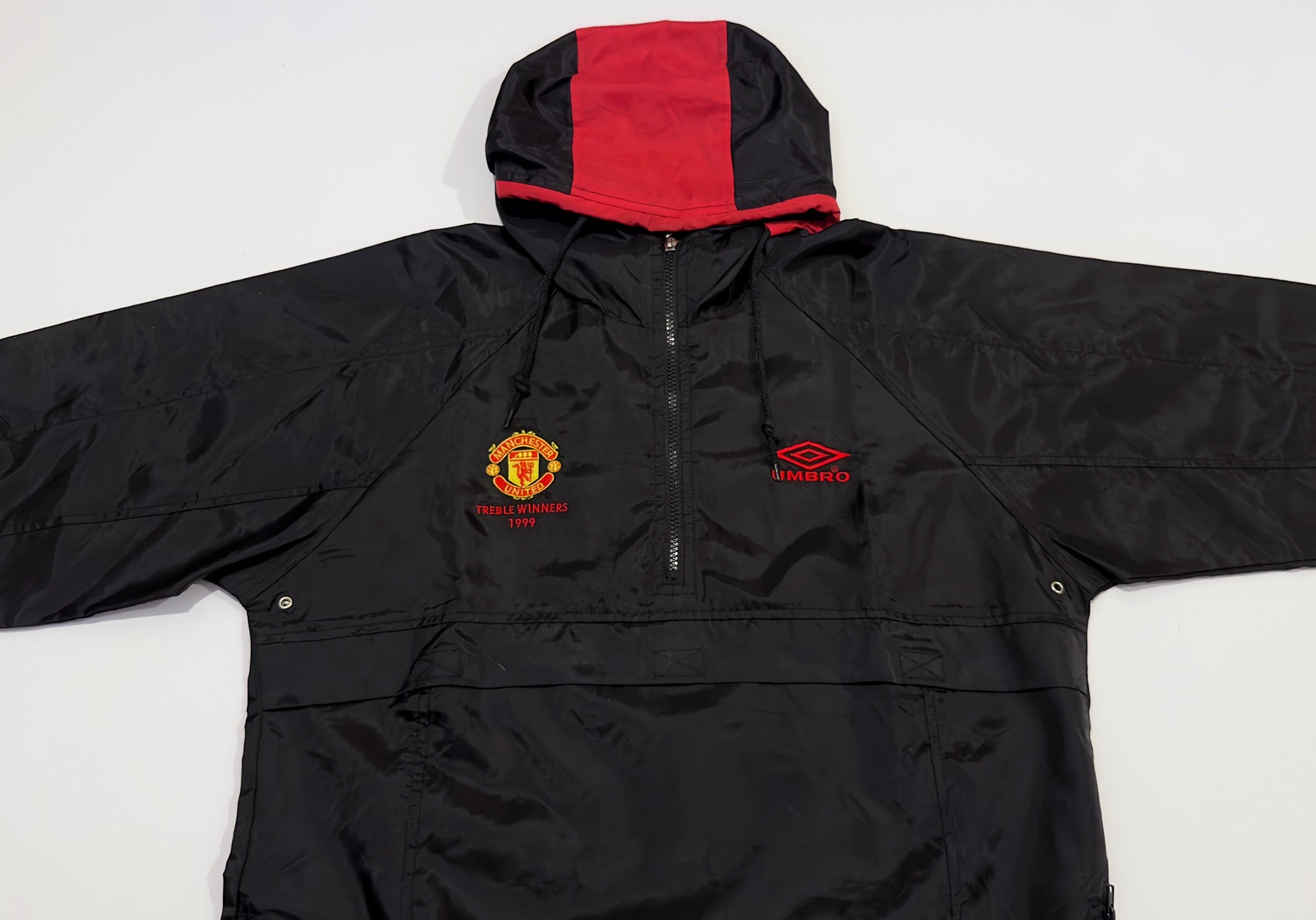 Umbro Man Utd Half-Zip Hooded Rain Jacket (S)