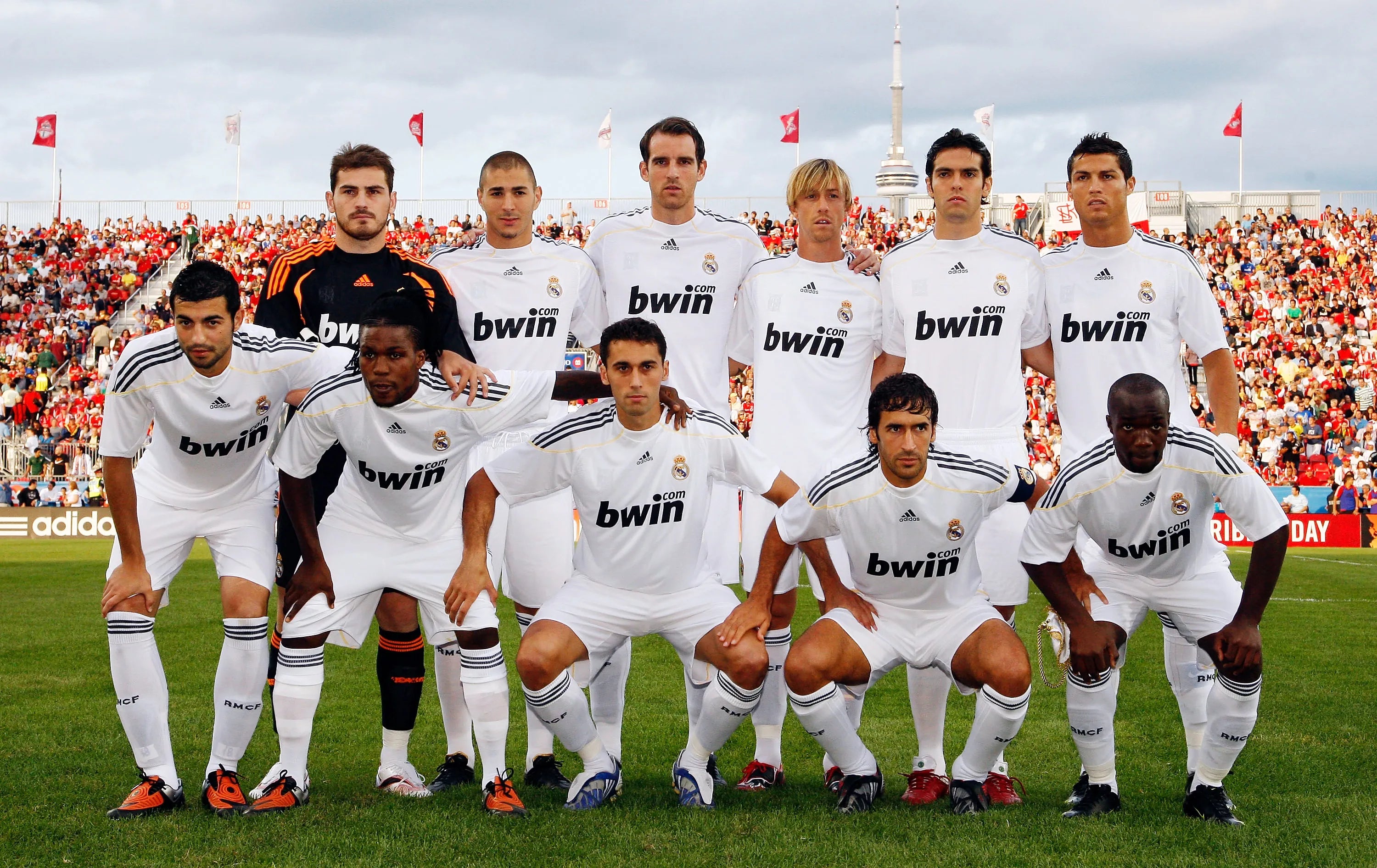 2009/10 Real Madrid Home Jersey (M)