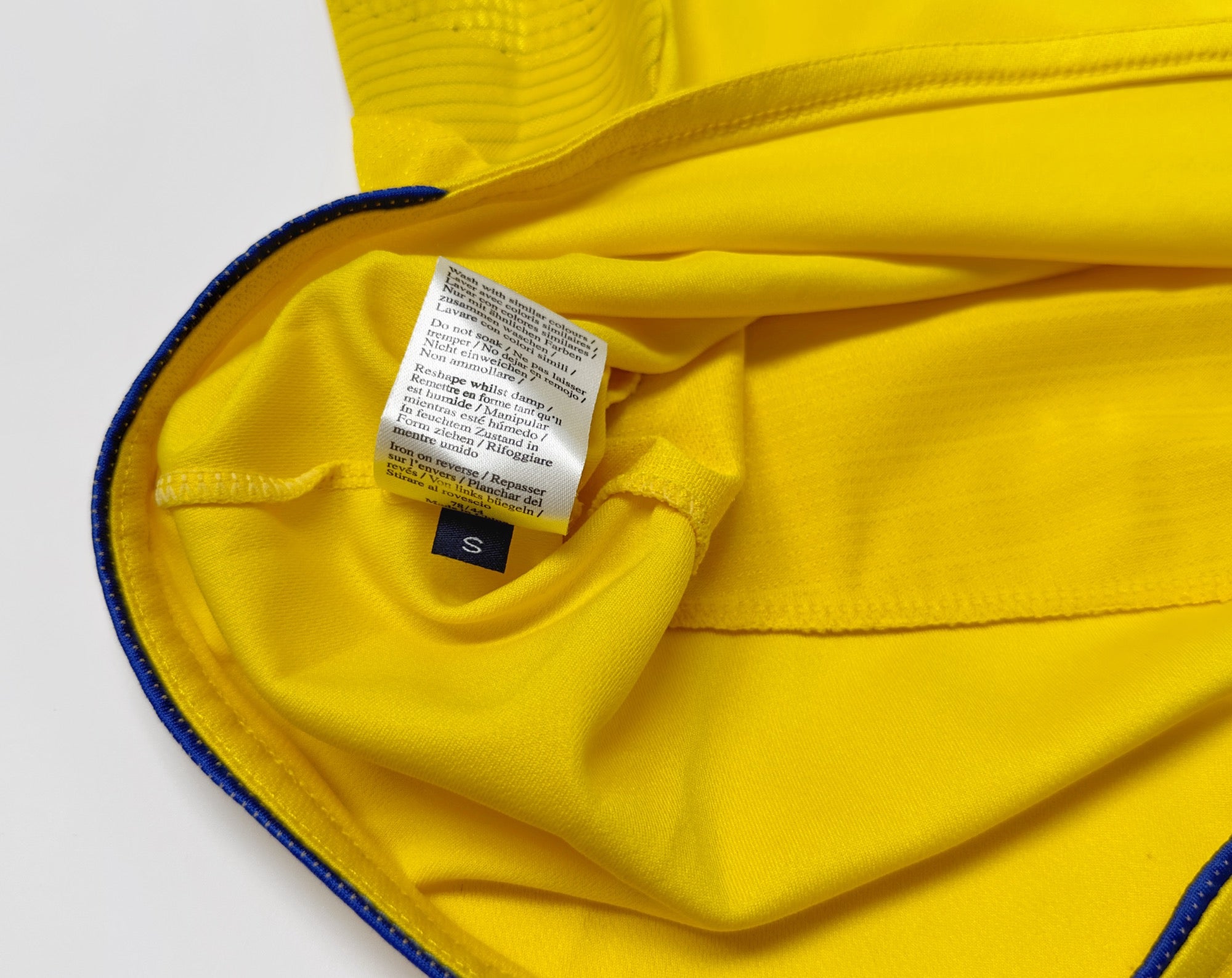 2005/06 Sweden #11 LARSSON Home Jersey (S)