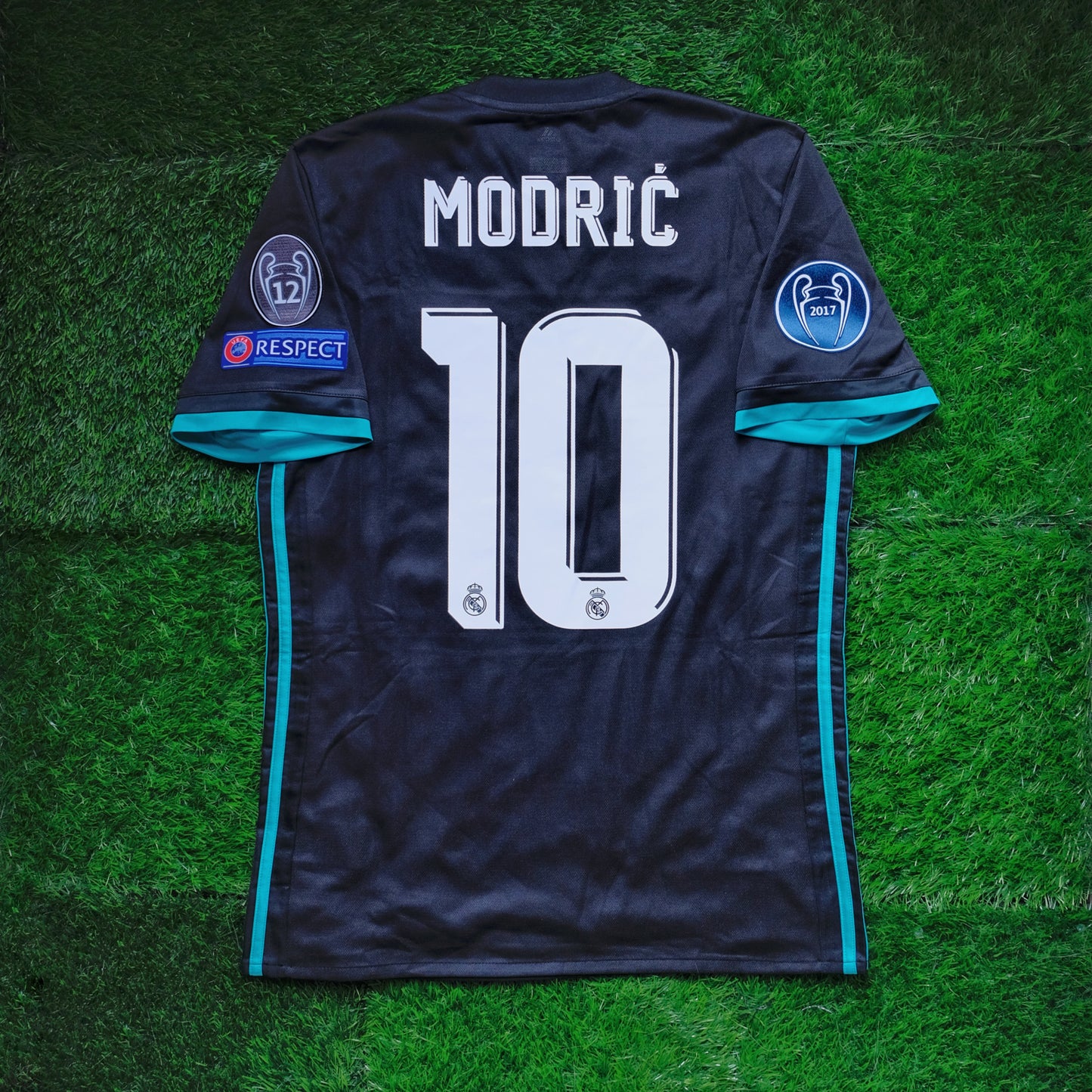 2017/18 Real Madrid #10 MODRIC Away Jersey (S)