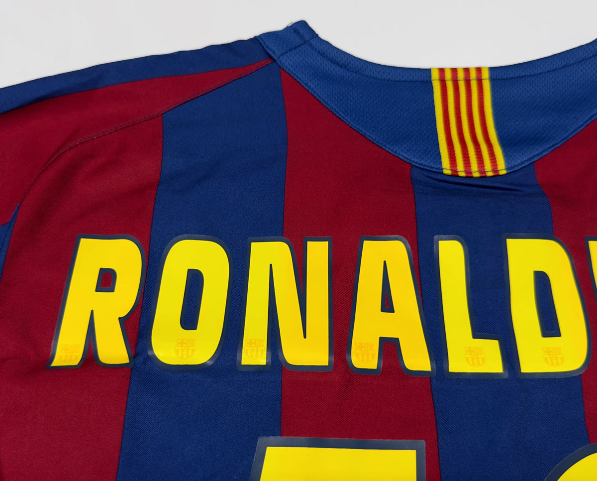 2005/06 Barcelona #10 RONALDINHO Home Jersey (M)