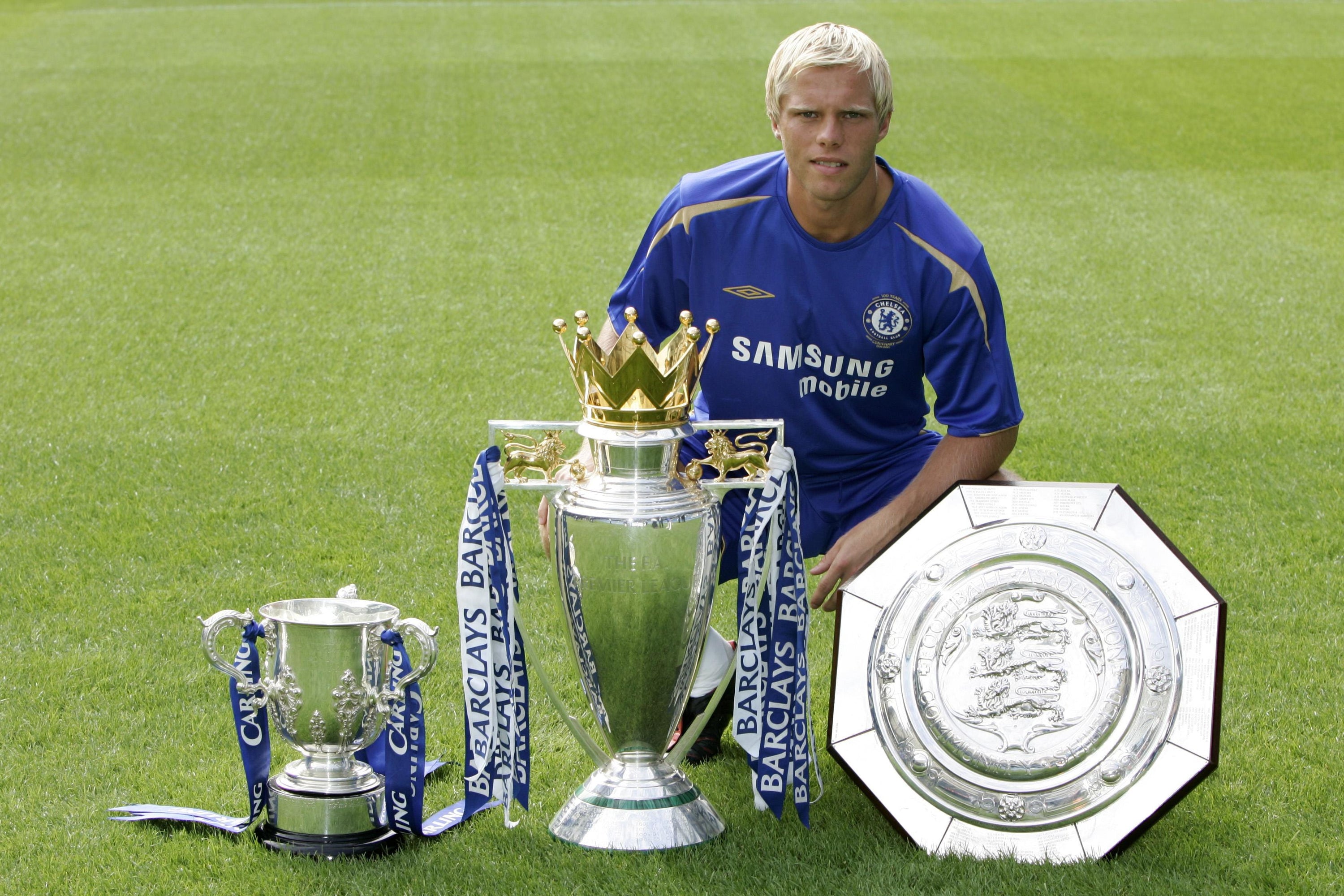 2005/06 Chelsea #22 GUDJOHNSEN Home Jersey (L)