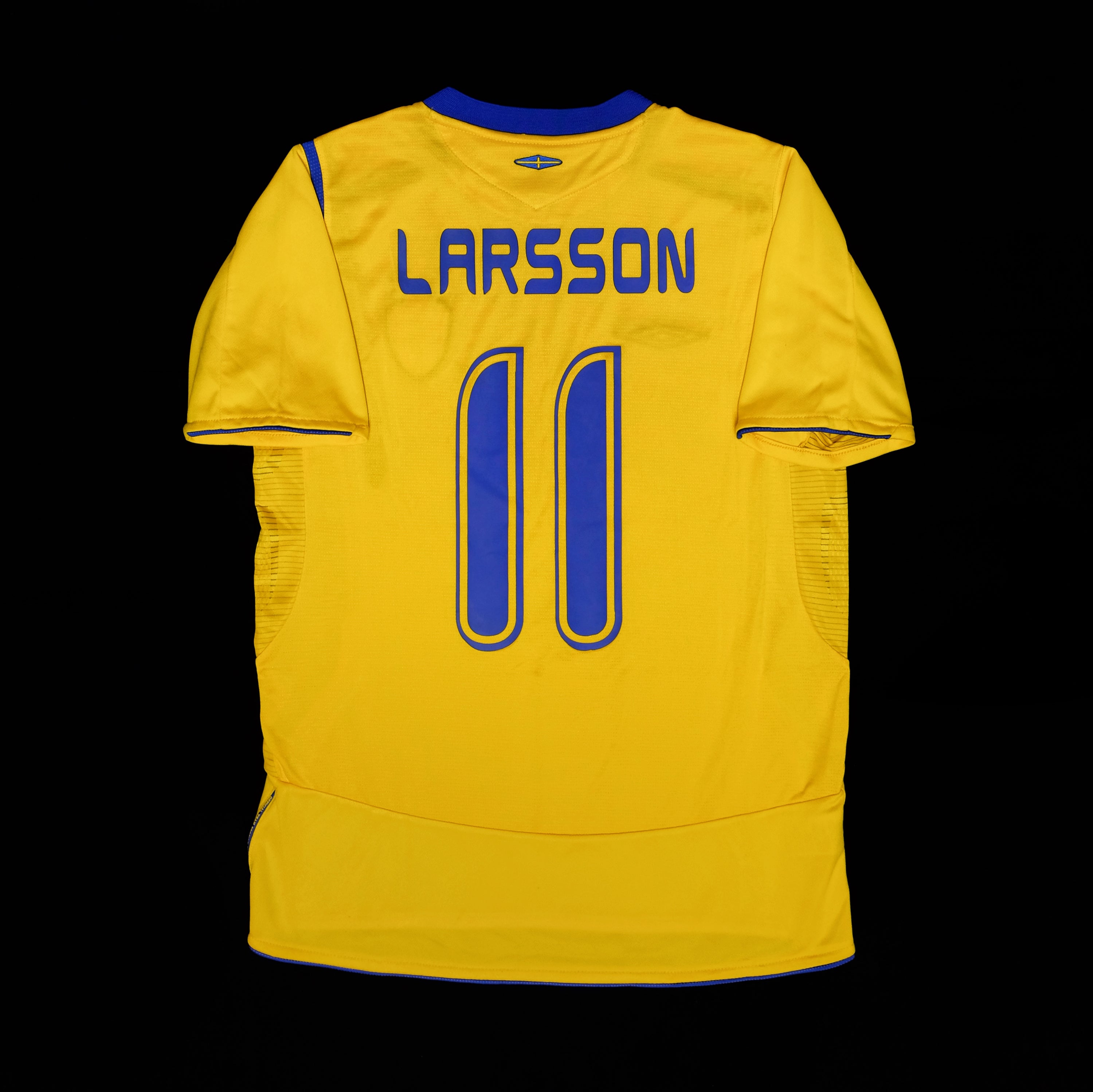 2005/06 Sweden #11 LARSSON Home Jersey (S)
