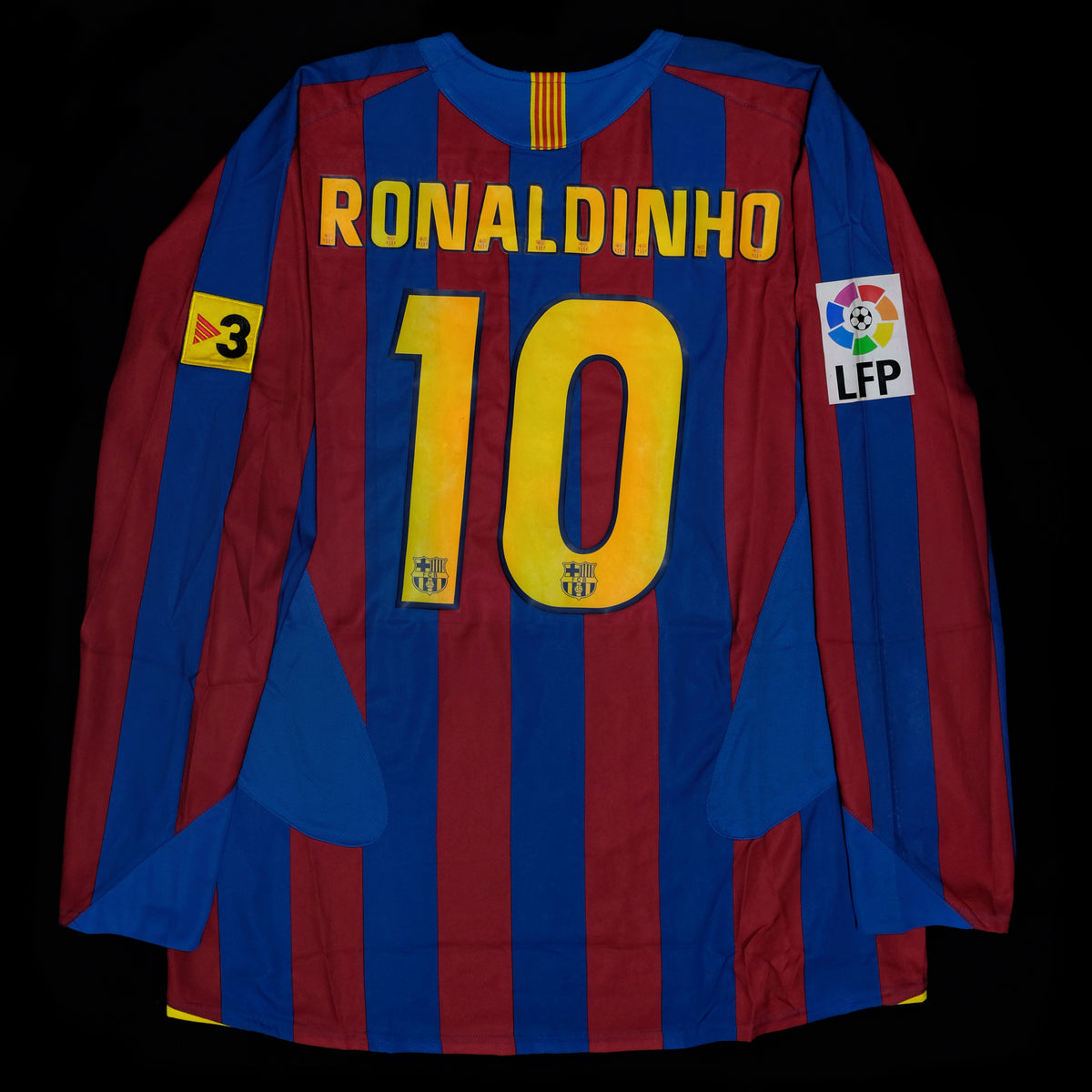 2005/06 Barcelona #10 RONALDINHO Home Jersey (XL) L/S