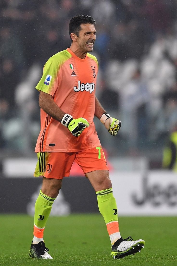 2019/20 Juventus X Palace #77 BUFFON GK Jersey Boxset (M)