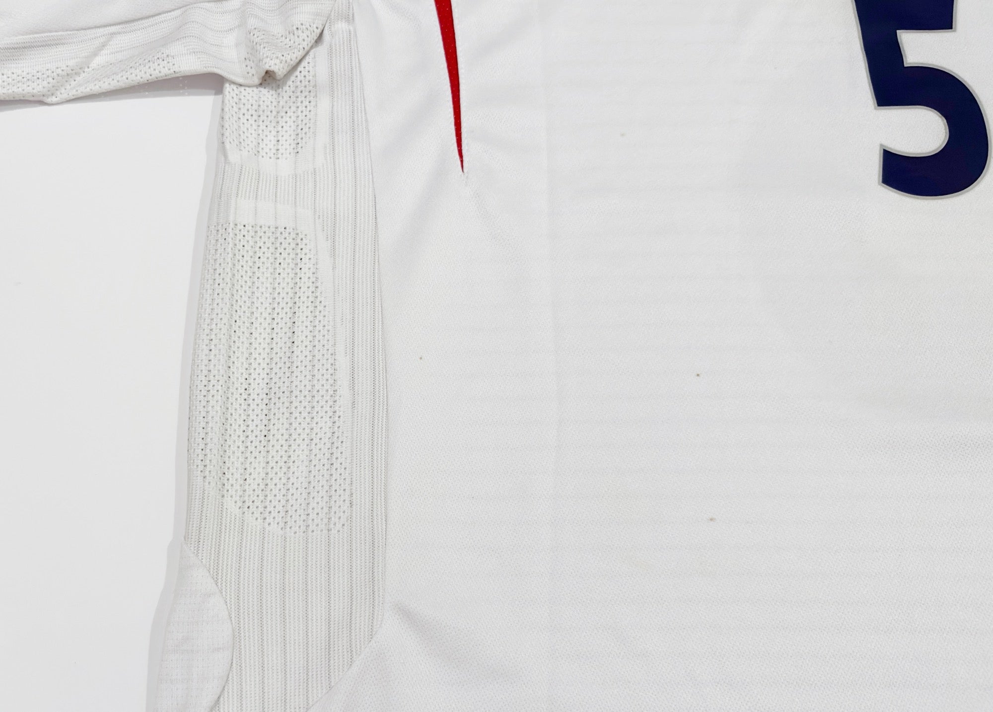2005/07 England #5 FERDINAND Home Jersey (XL)