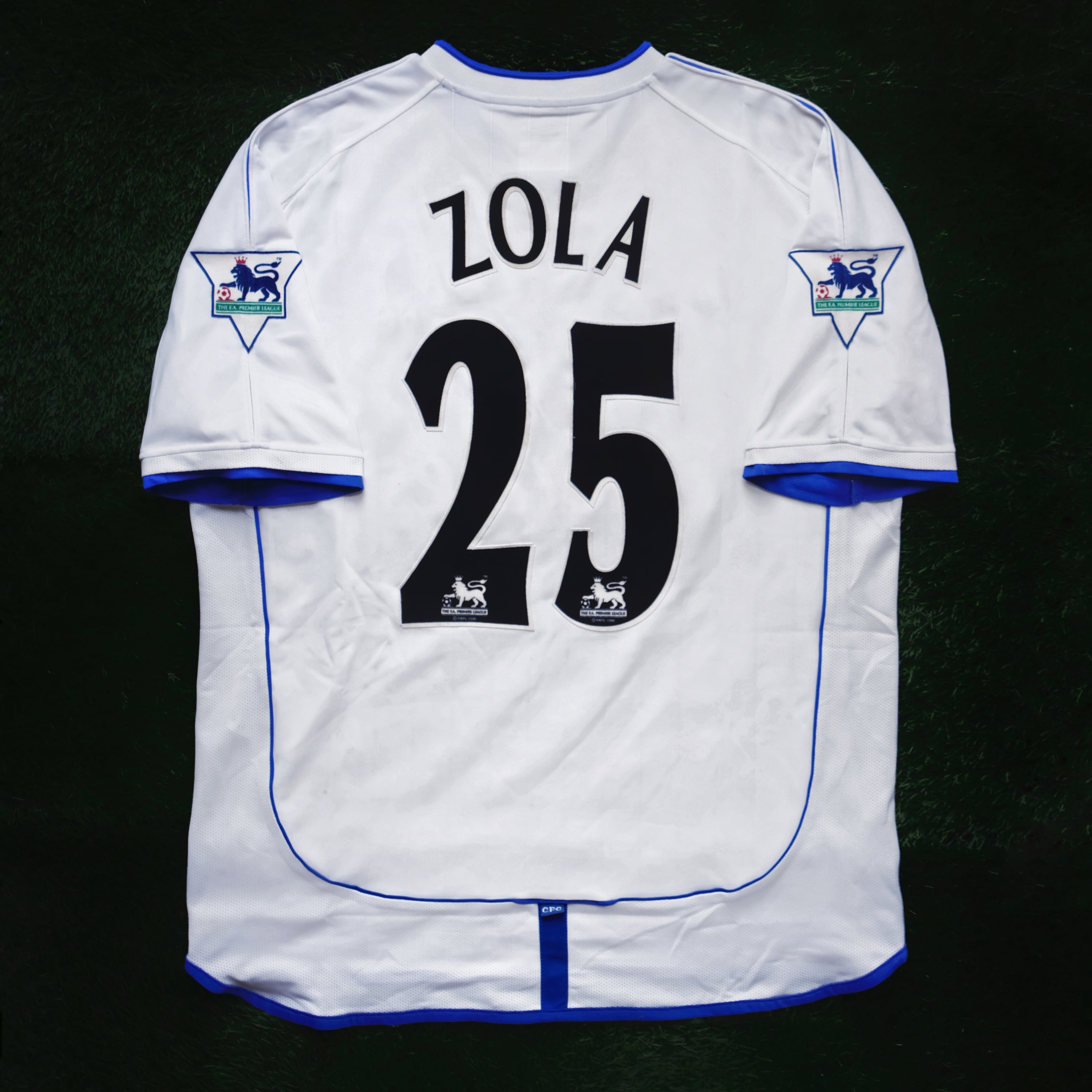 2001/03 Chelsea #25 ZOLA Away Jersey (L)