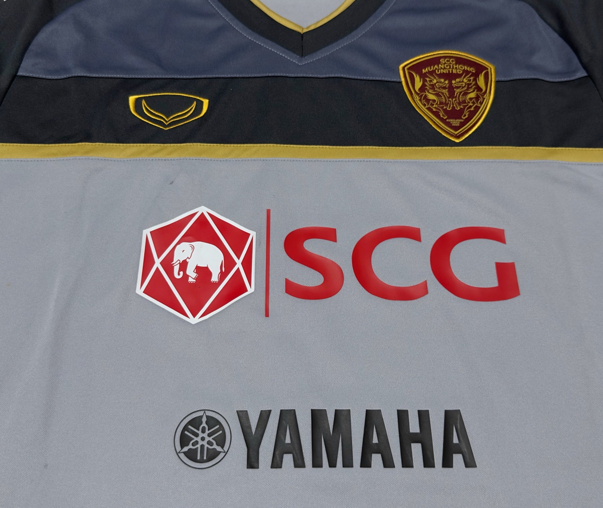 2014 SCG Muangthong United #1 KAWIN GK Jersey (XL)