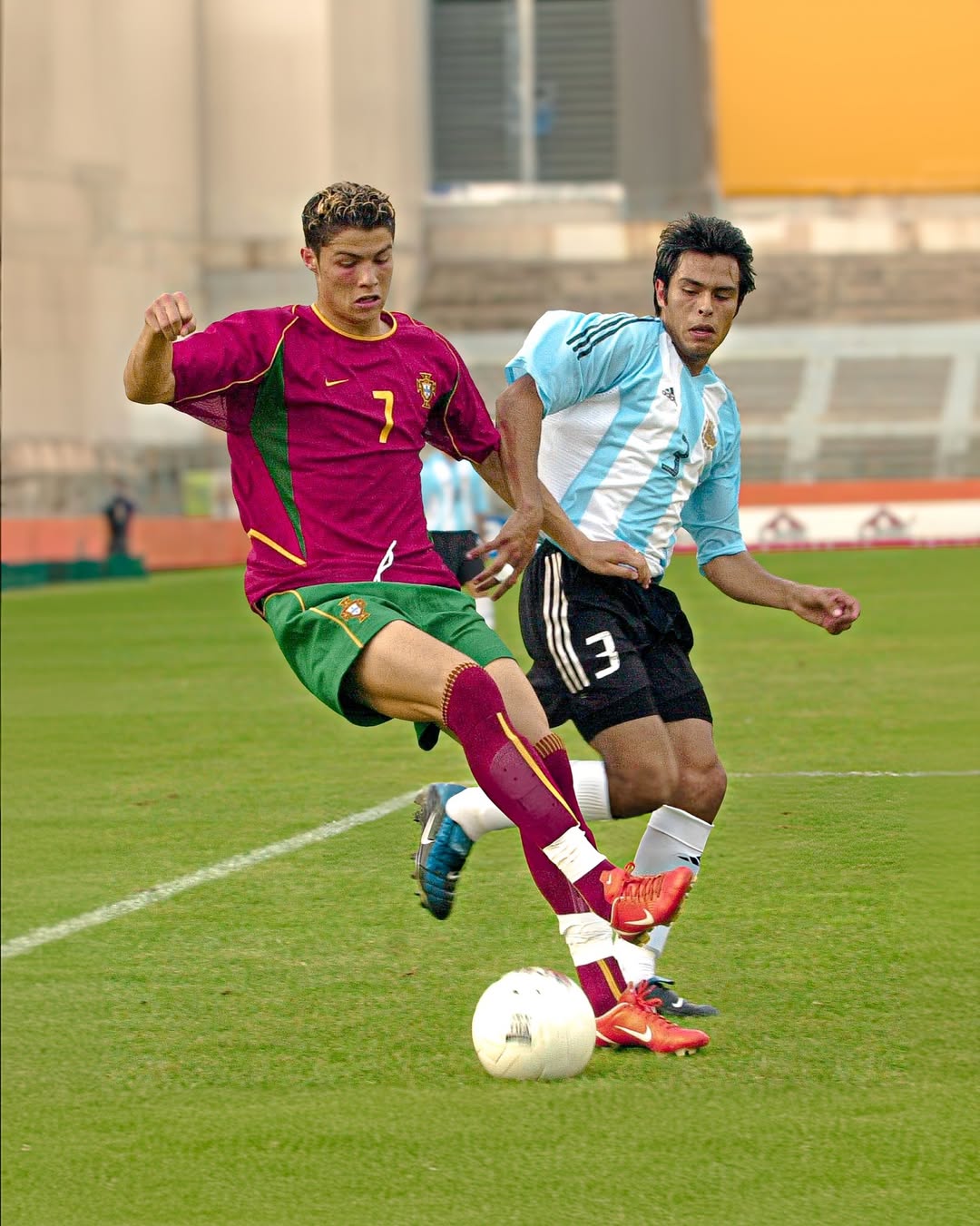 2002/04 Portugal #7 Home Jersey (L)