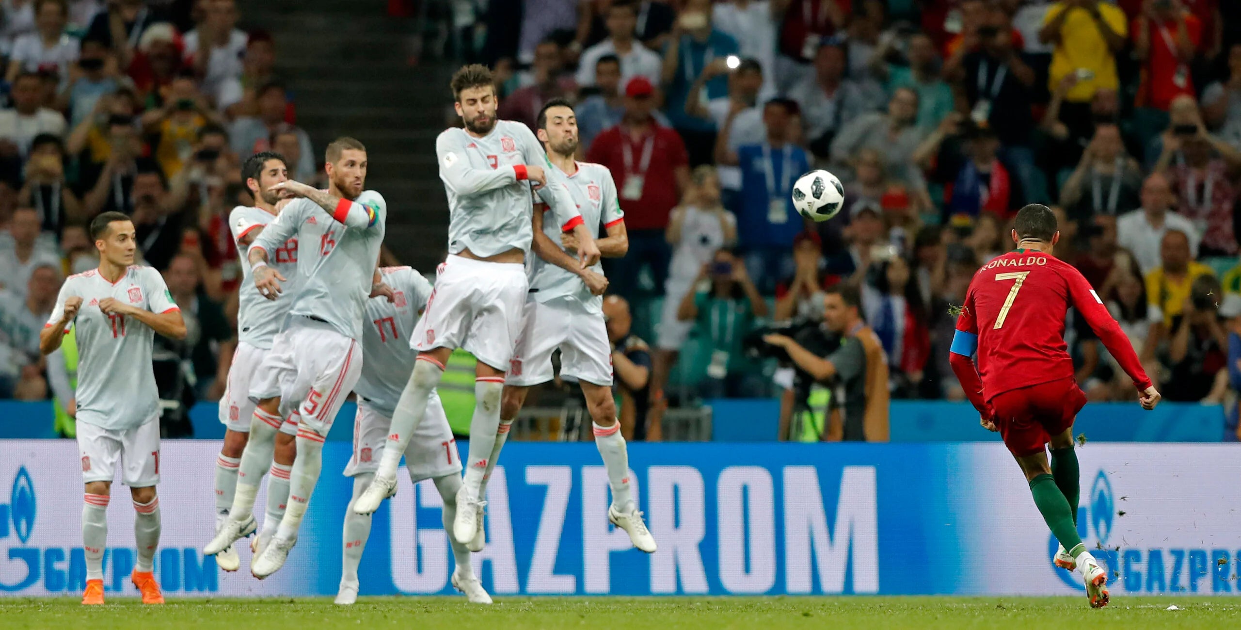 2018/19 Portugal #7 RONALDO Home Jersey (M)