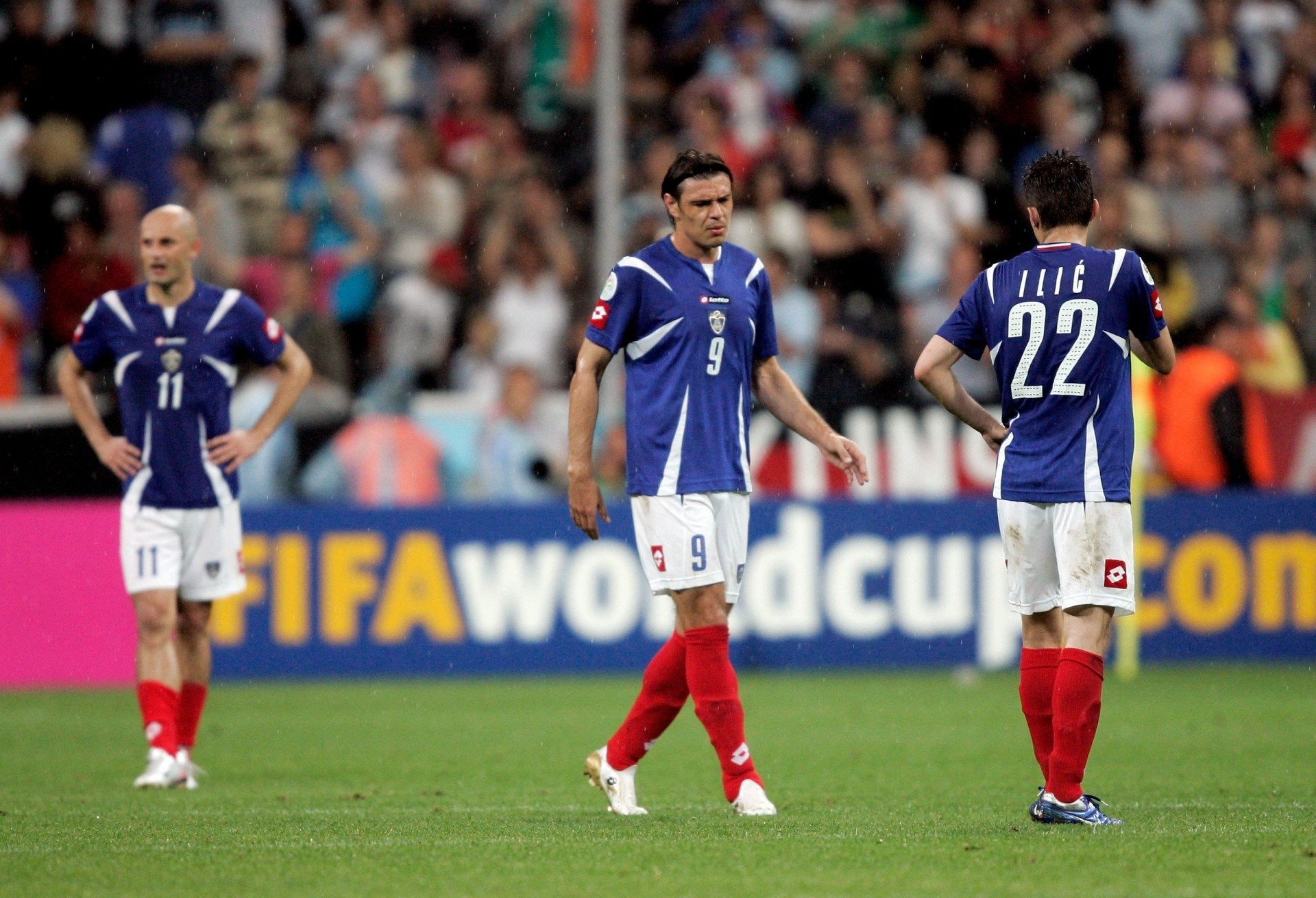 2006 Serbia and Montenegro Home Jersey (M)