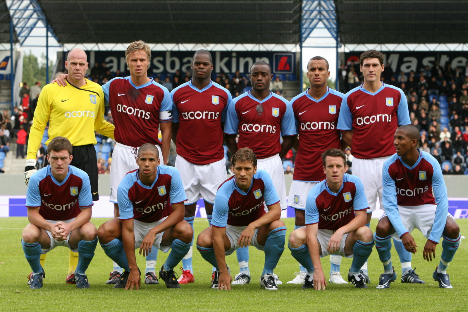 2008/09 Aston Villa #7 YOUNG Home Jersey (L) L/S
