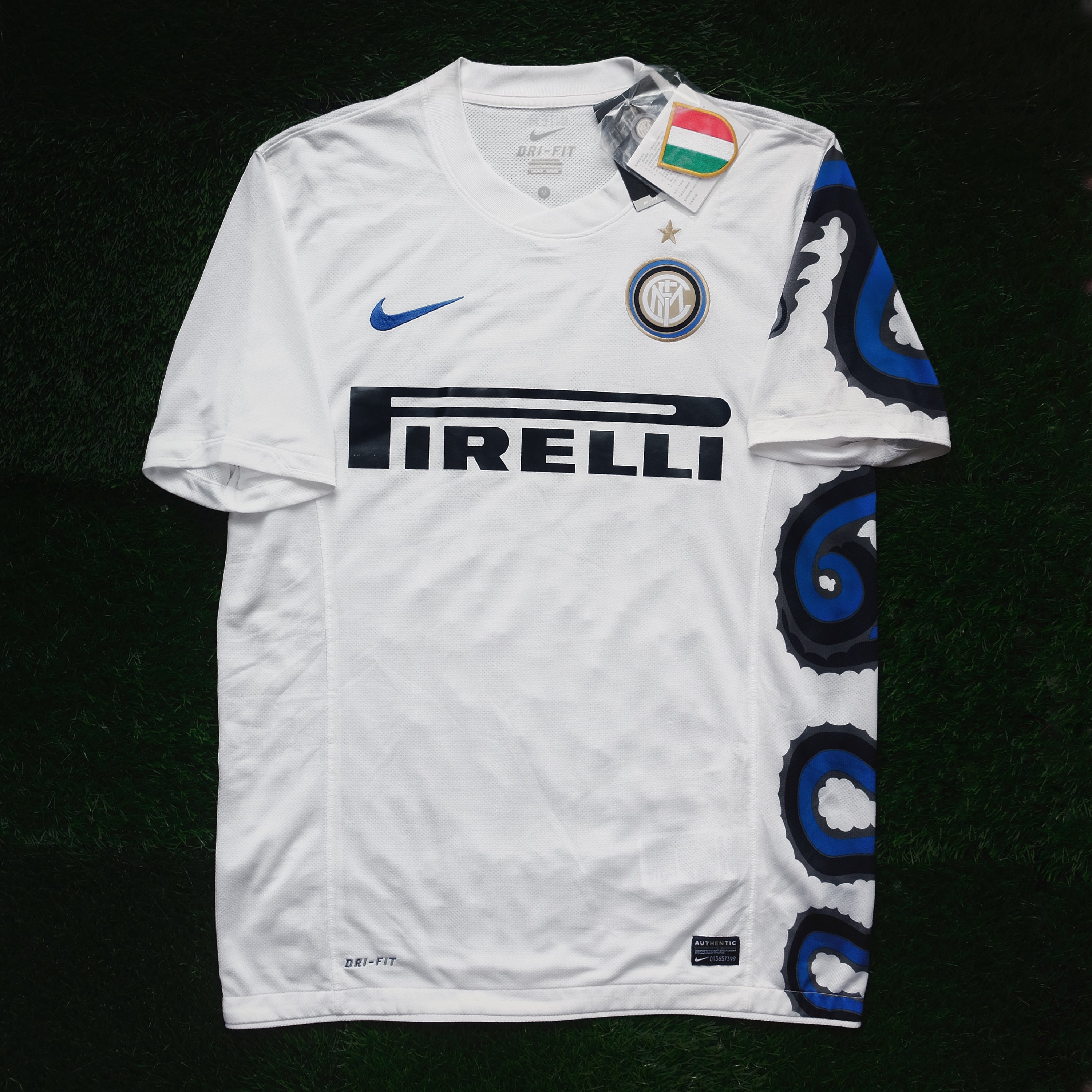 2010/11 Inter Milan Away Jersey (M)