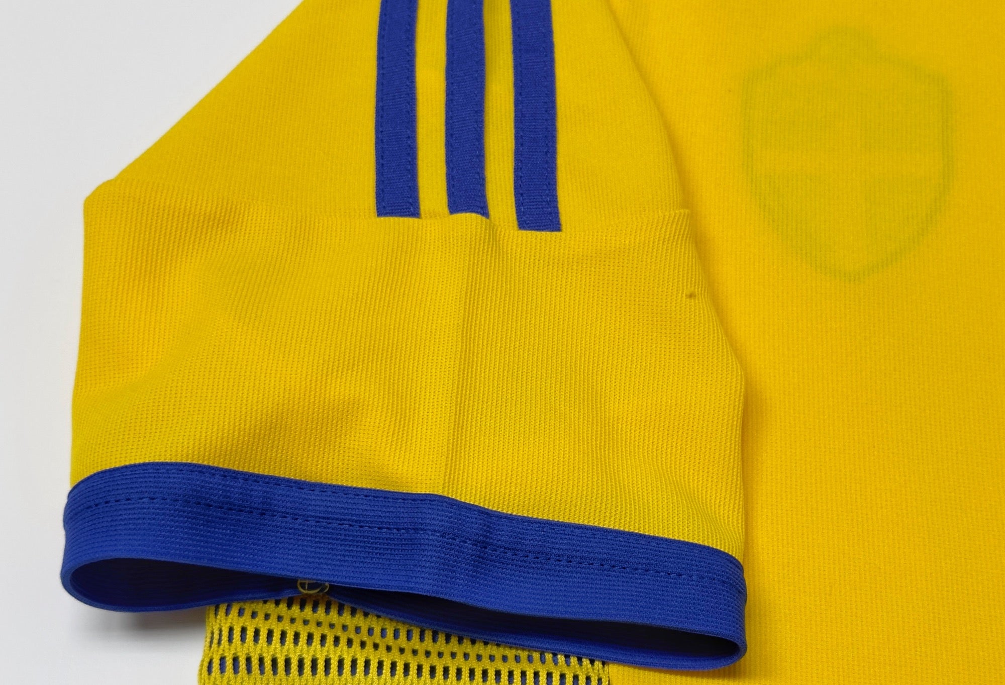 2002/03 Sweden Home Jersey (S)
