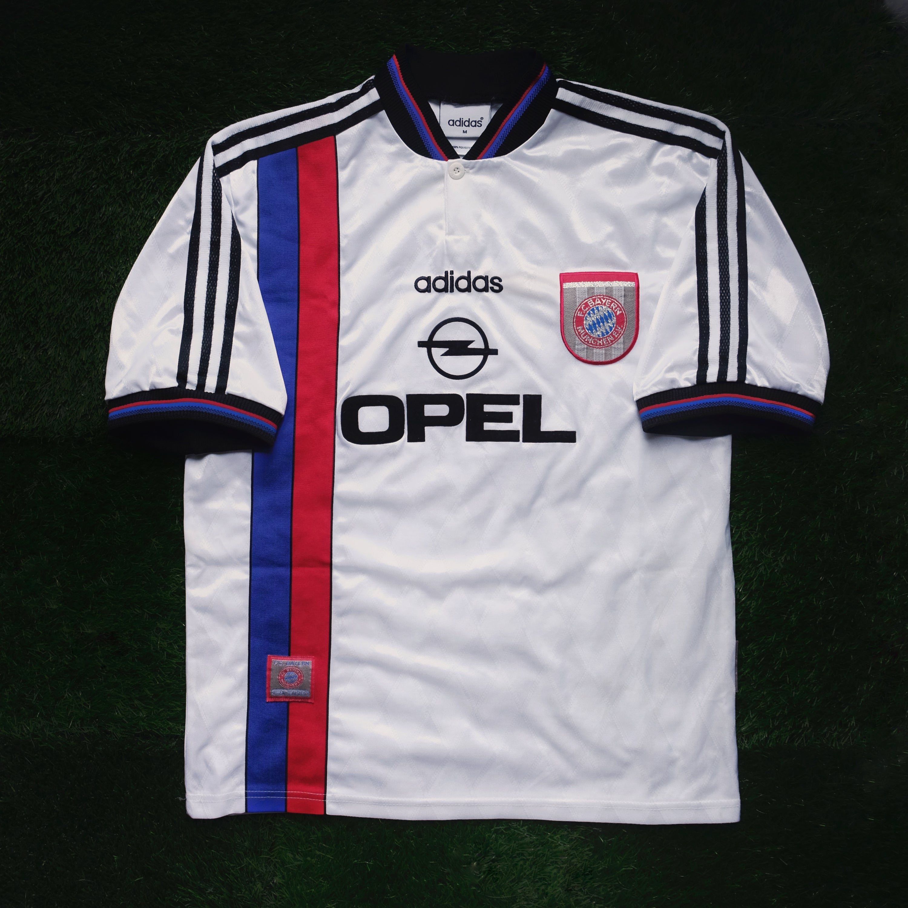 1995/96 Bayern Munich Away Jersey (M)