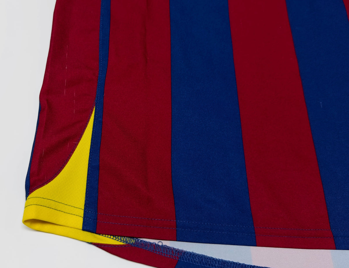 2005/06 Barcelona #10 RONALDINHO Home Jersey (M)