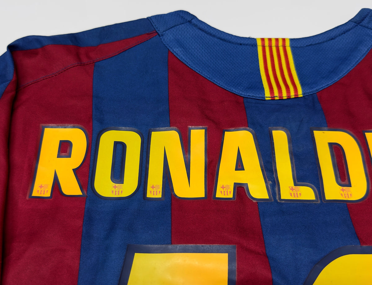 2005/06 Barcelona #10 RONALDINHO Home Jersey (XL) L/S