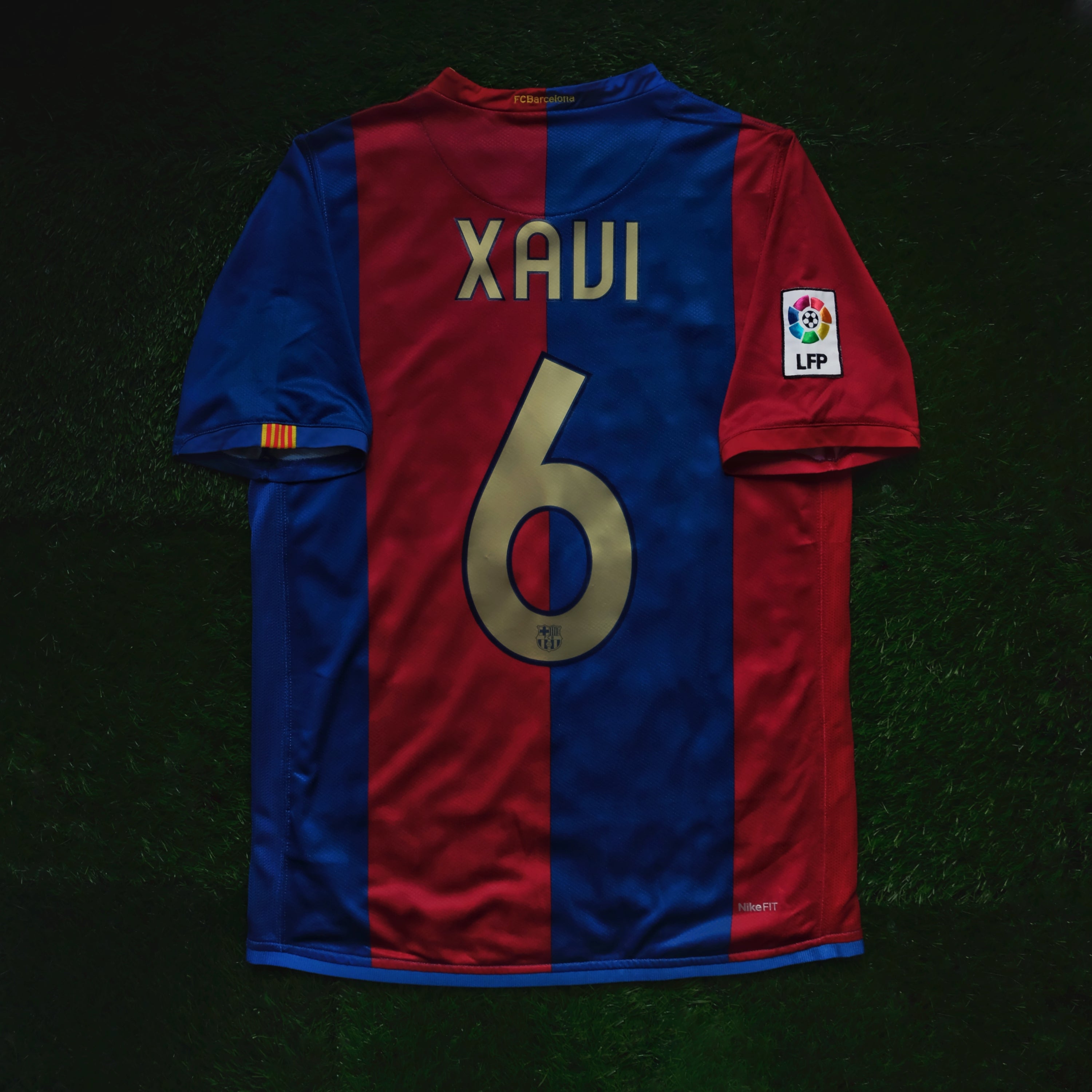 2006/07 Barcelona #6 XAVI Home Jersey (S)