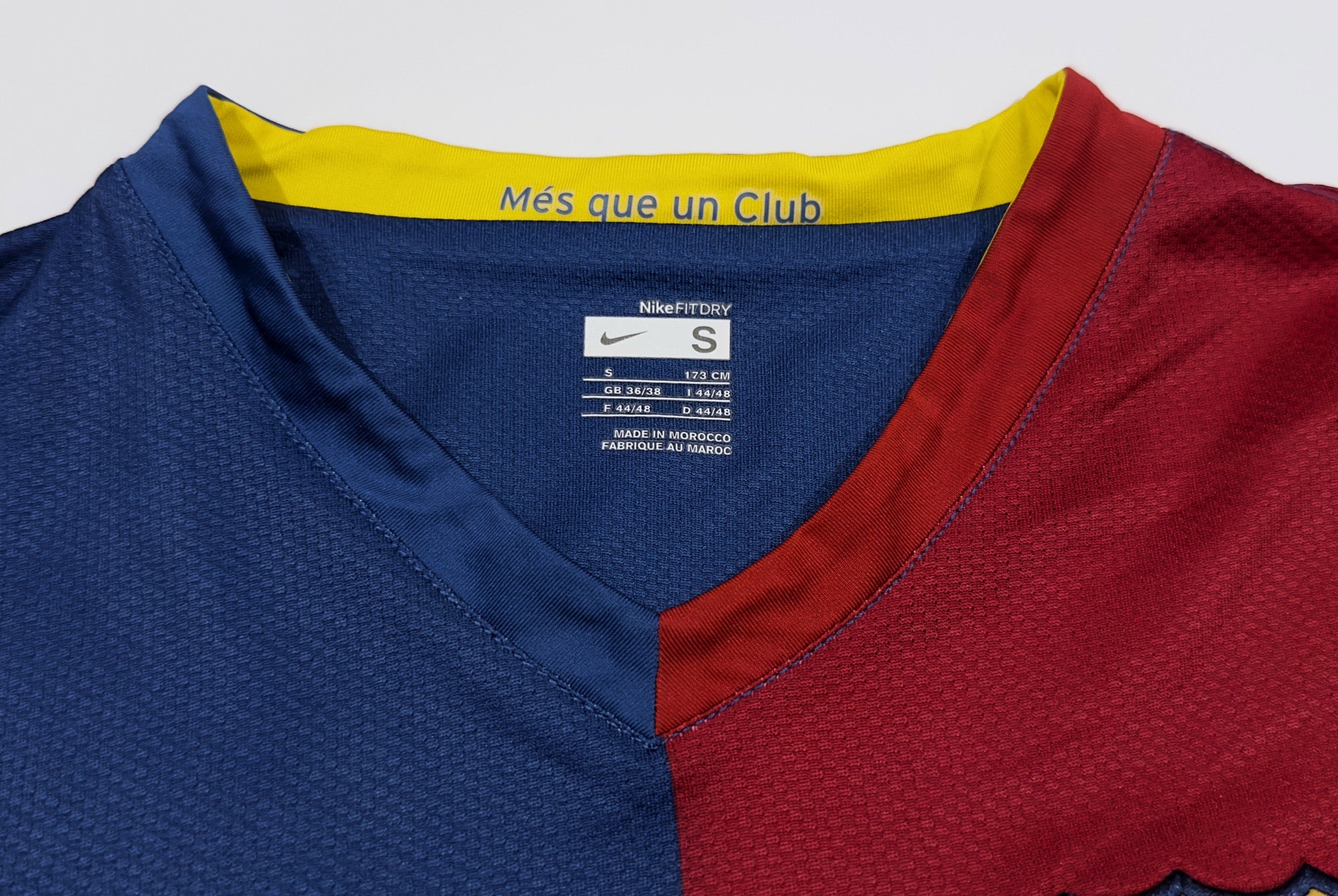 2006/07 Barcelona #6 XAVI Home Jersey (S)