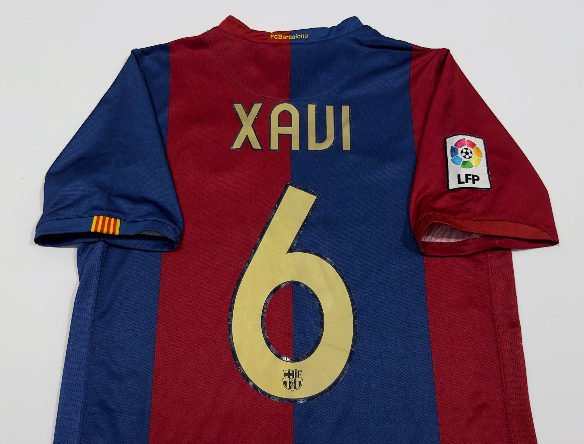 2006/07 Barcelona #6 XAVI Home Jersey (S)
