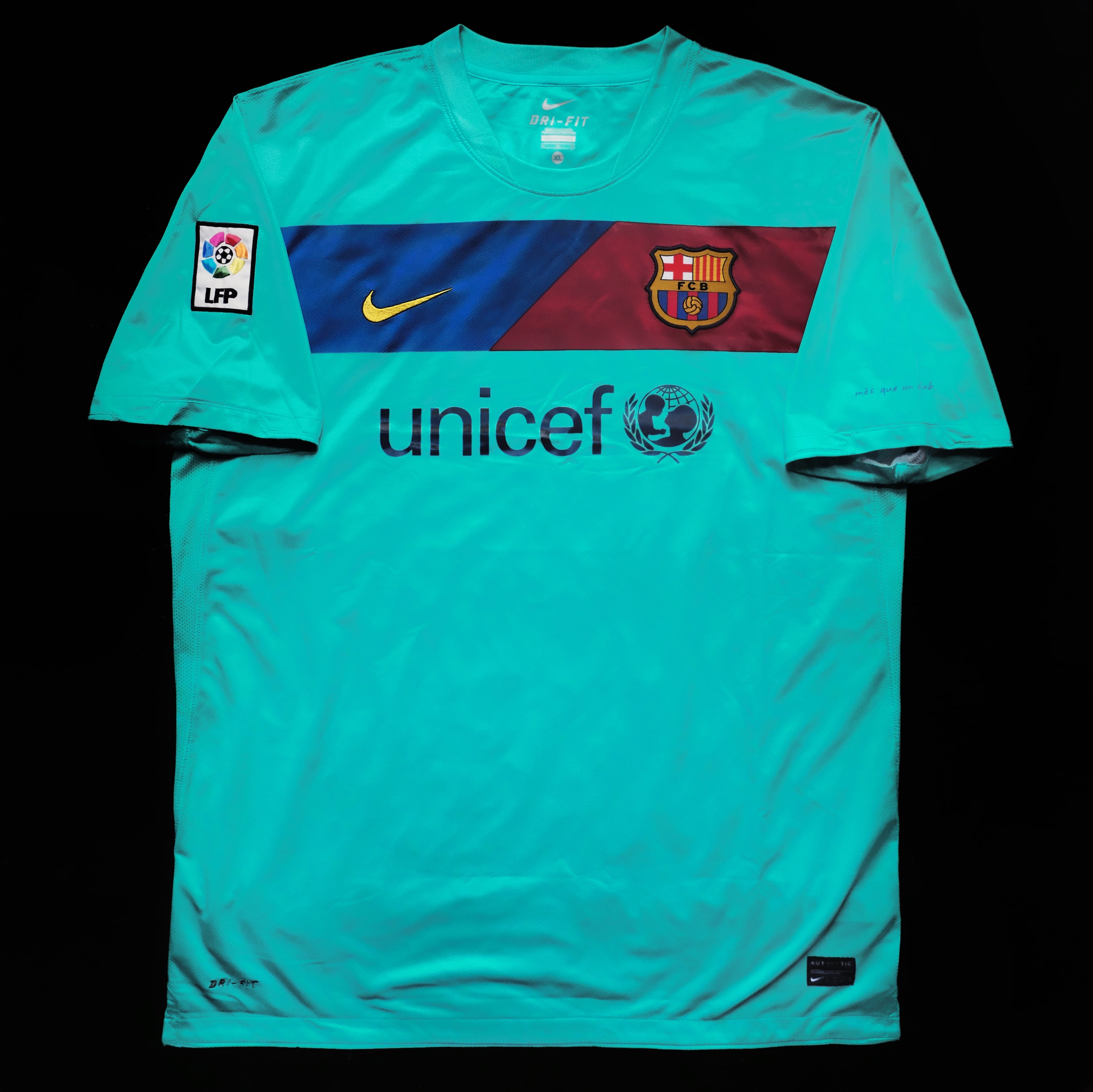 2010/11 Barcelona Away Jersey (XL)
