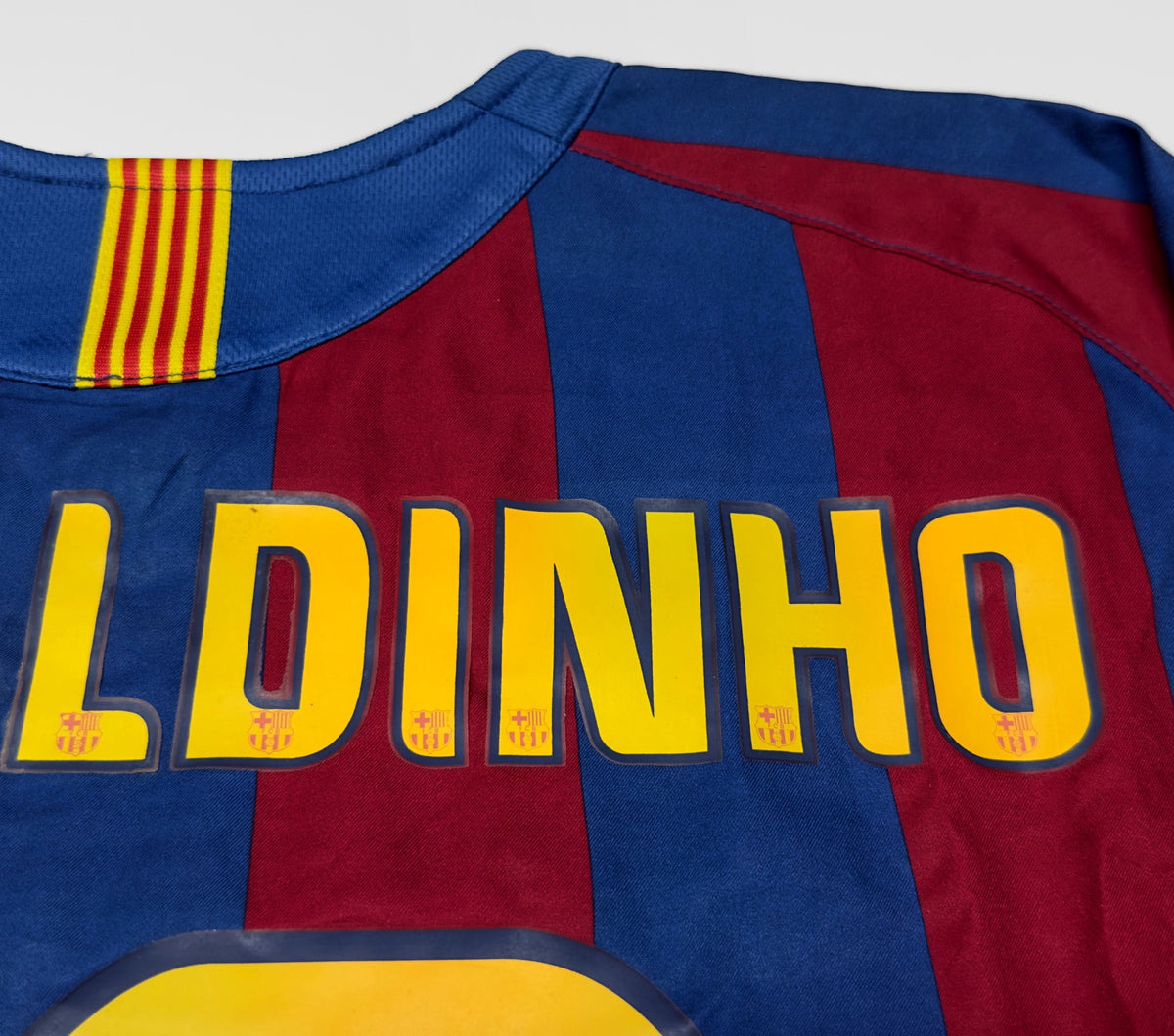 2005/06 Barcelona #10 RONALDINHO Home Jersey (XL) L/S