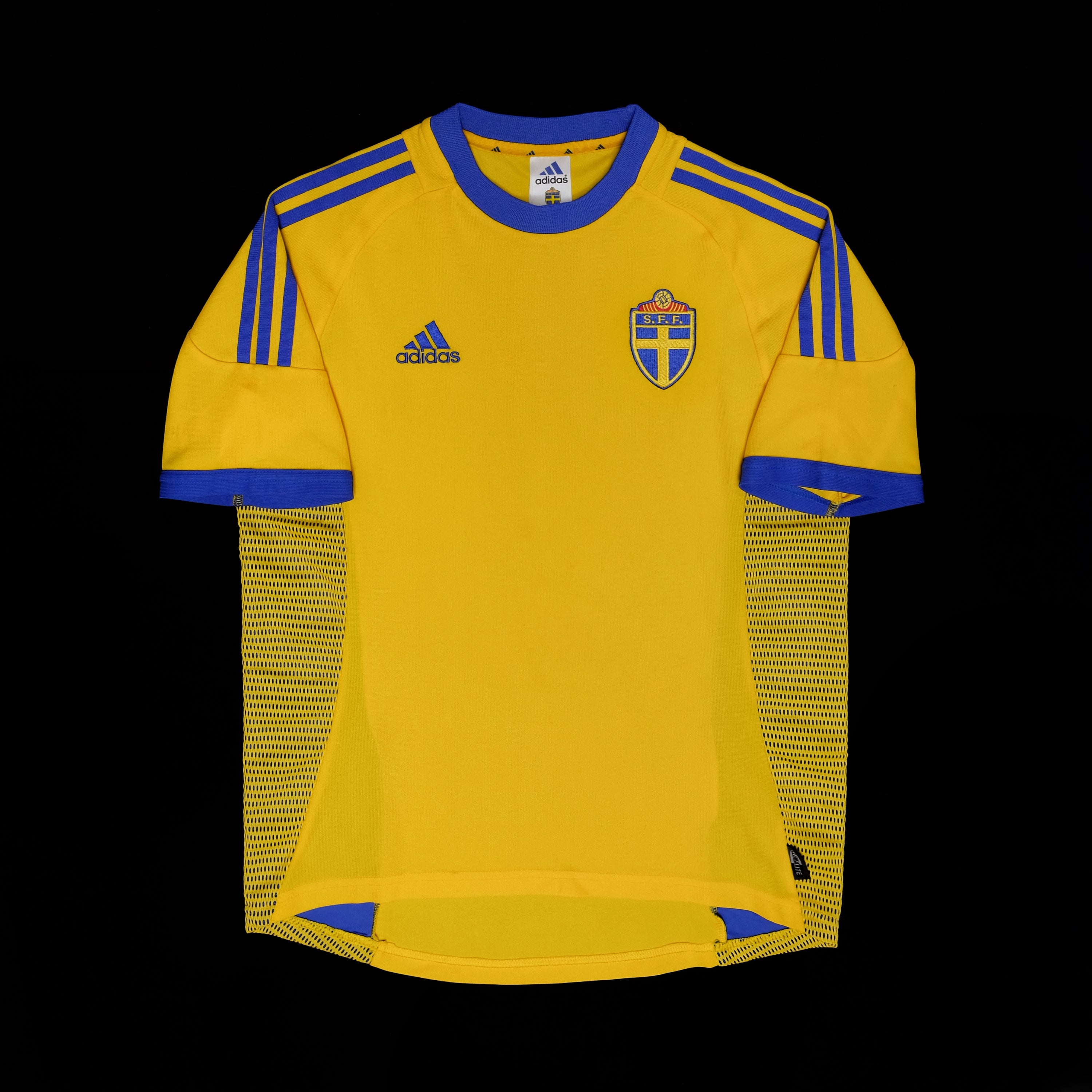 2002/03 Sweden Home Jersey (S)