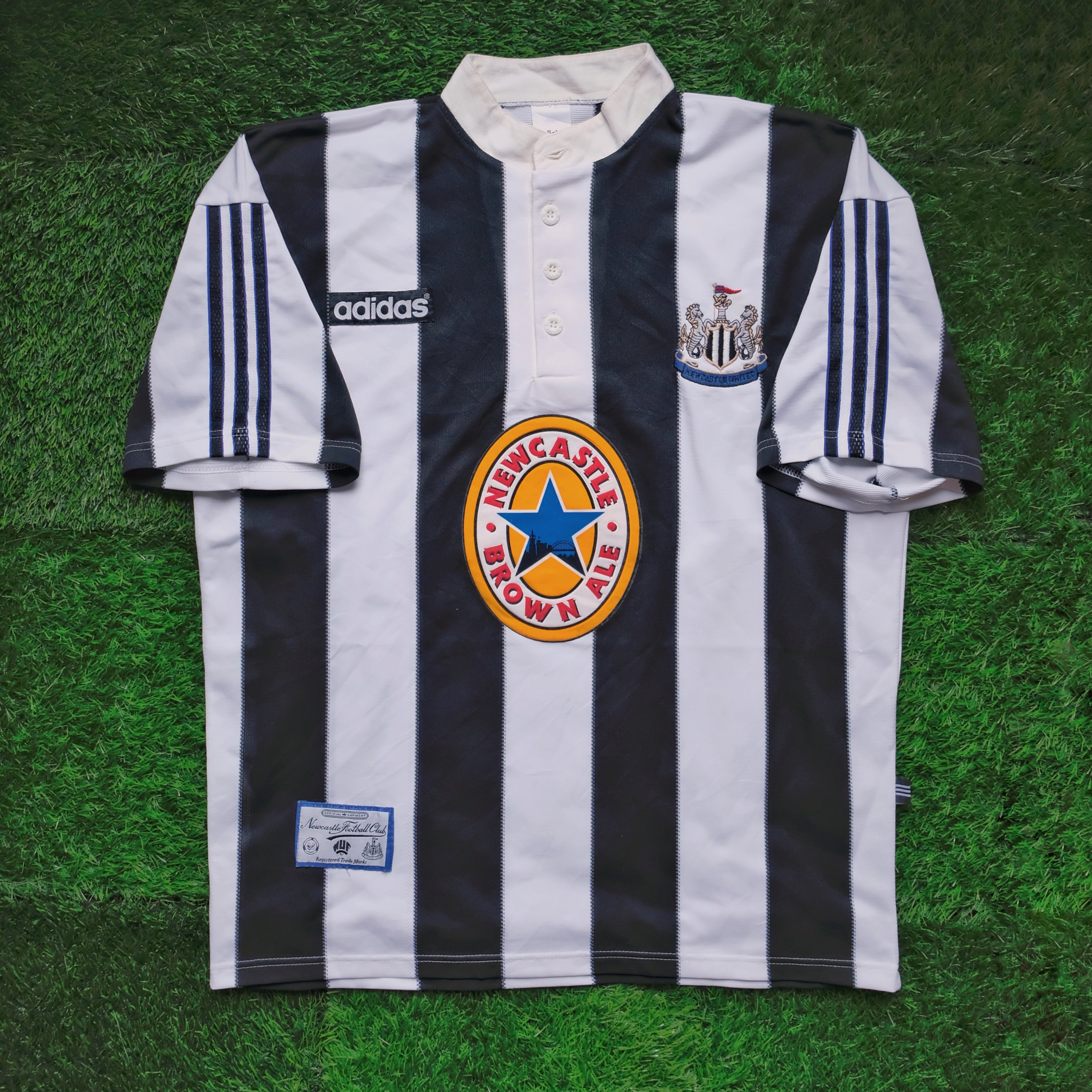 1995/97 Newcastle Home Jersey (L)