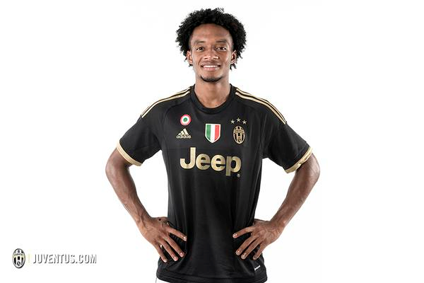 2015/16 Juventus #16 CUADRADO Third Jersey (S)