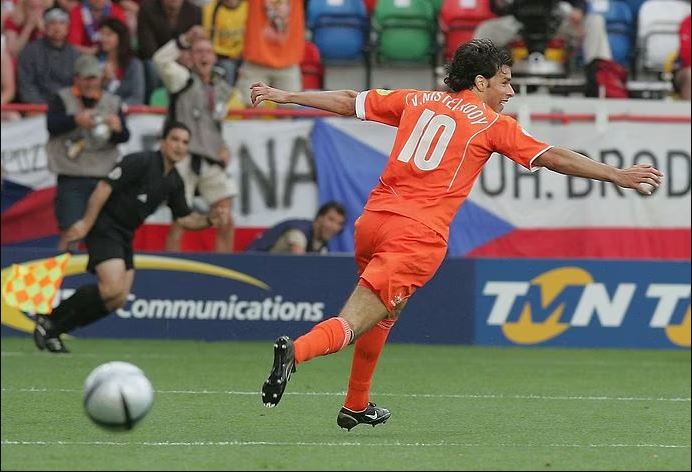 2004 Netherlands #10 V.NISTELROOY Home Jersey Nike Total 90