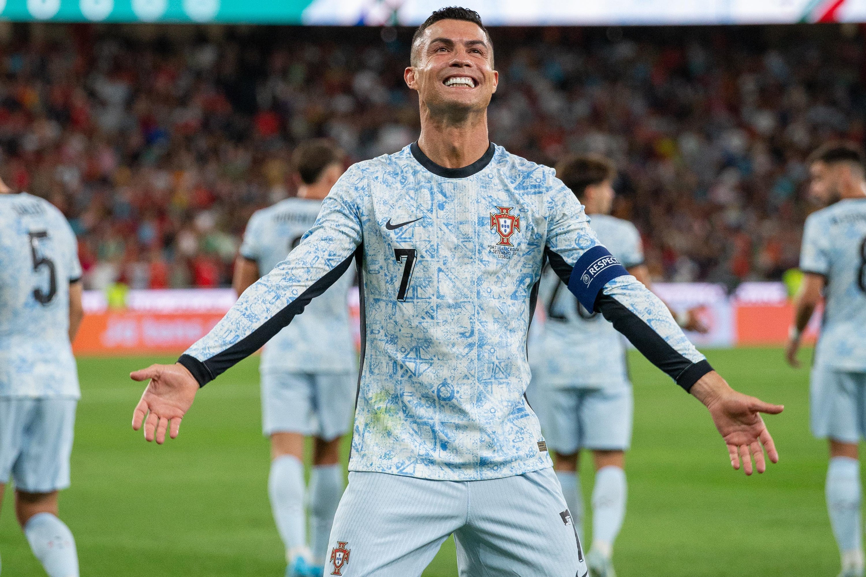2024/25 Portugal #7 RONALDO Away Jersey (XXL) L/S