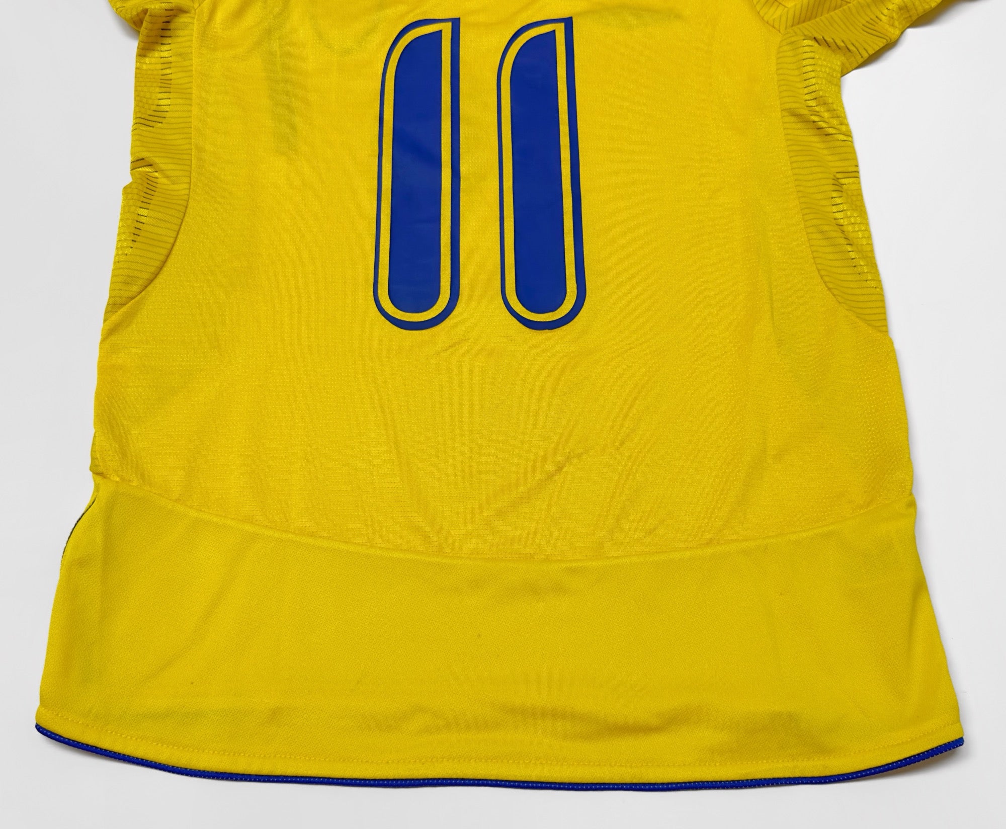 2005/06 Sweden #11 LARSSON Home Jersey (S)