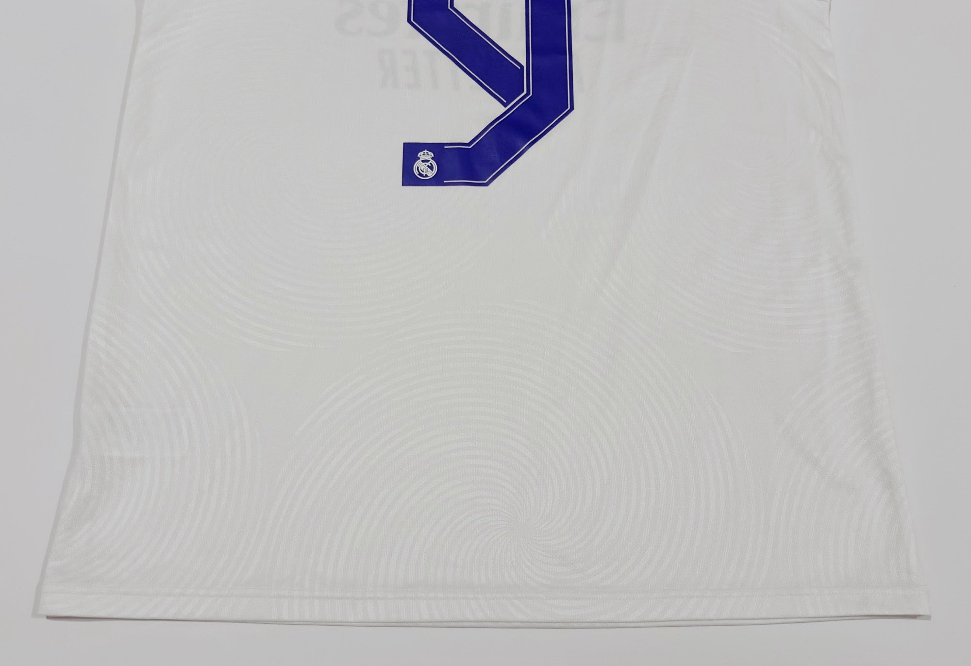 2021/22 Real Madrid #9 BENZEMA Home Jersey (XL)