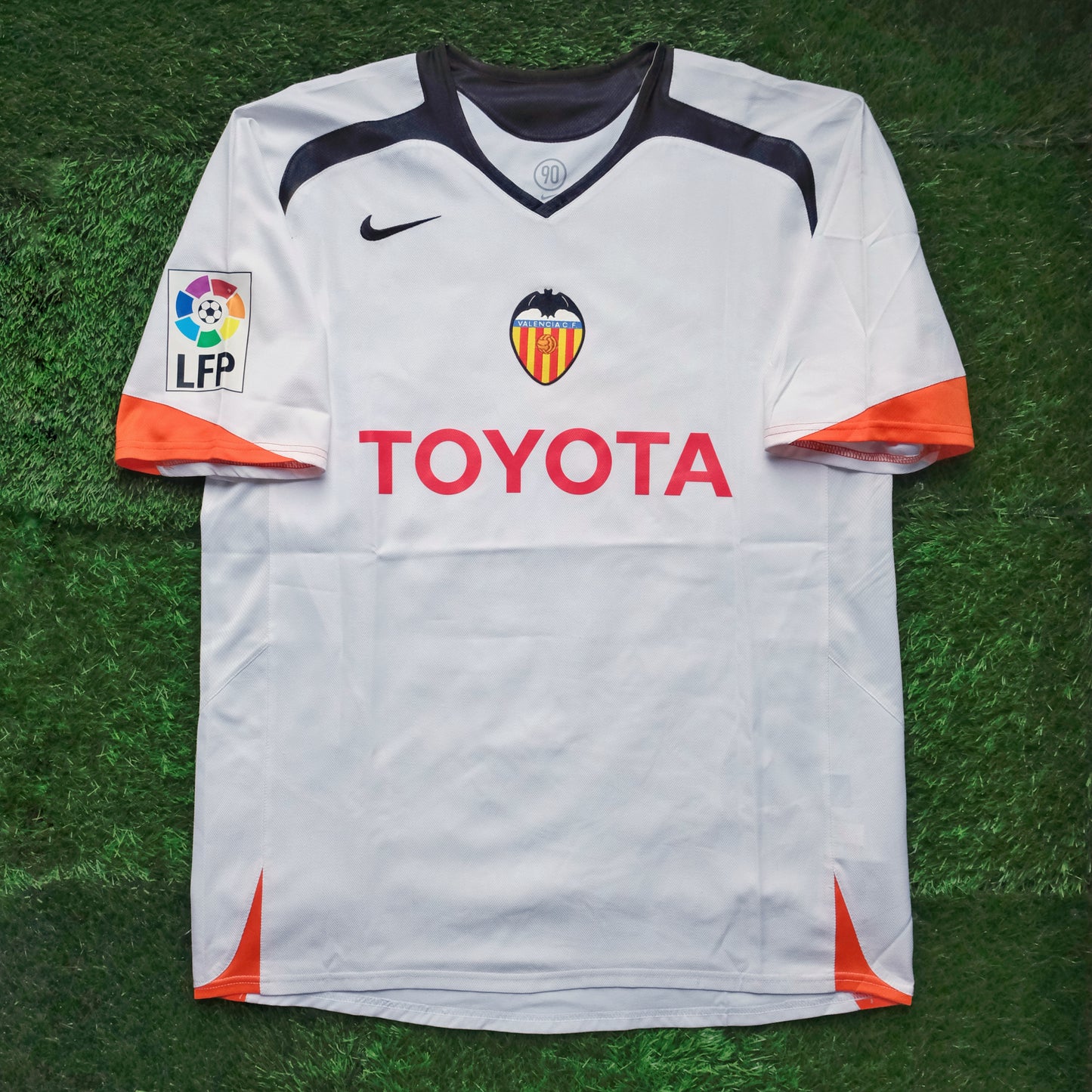 2005/06 Valencia #7 DAVID VILLA Home Jersey (L)