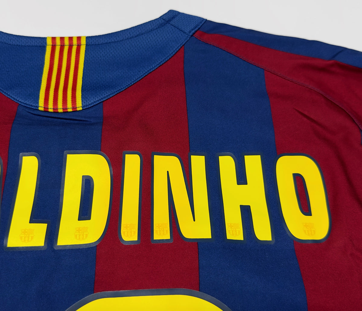 2005/06 Barcelona #10 RONALDINHO Home Jersey (M)