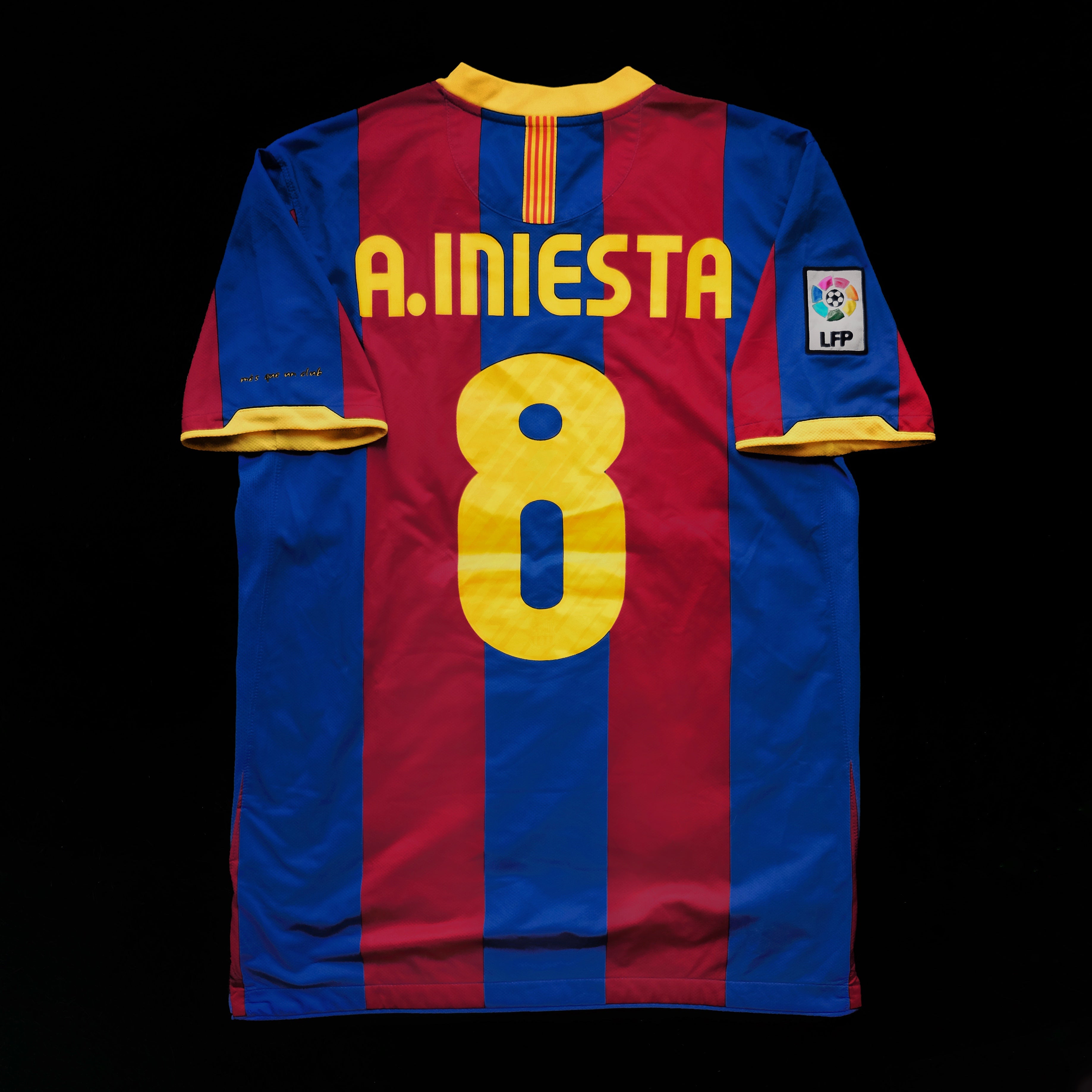 2010/11 Barcelona #8 A. INIESTA Home Jersey (M) – Double Kick
