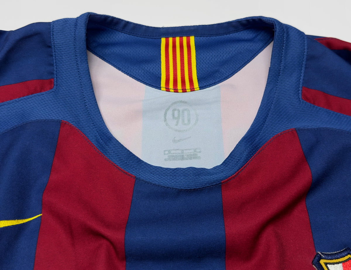 2005/06 Barcelona #10 RONALDINHO Home Jersey (M)