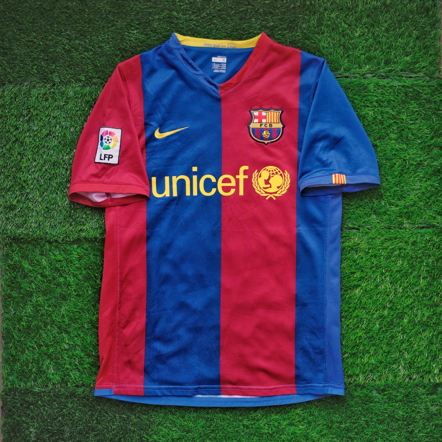 2006/07 Barcelona #6 XAVI Home Jersey (S)