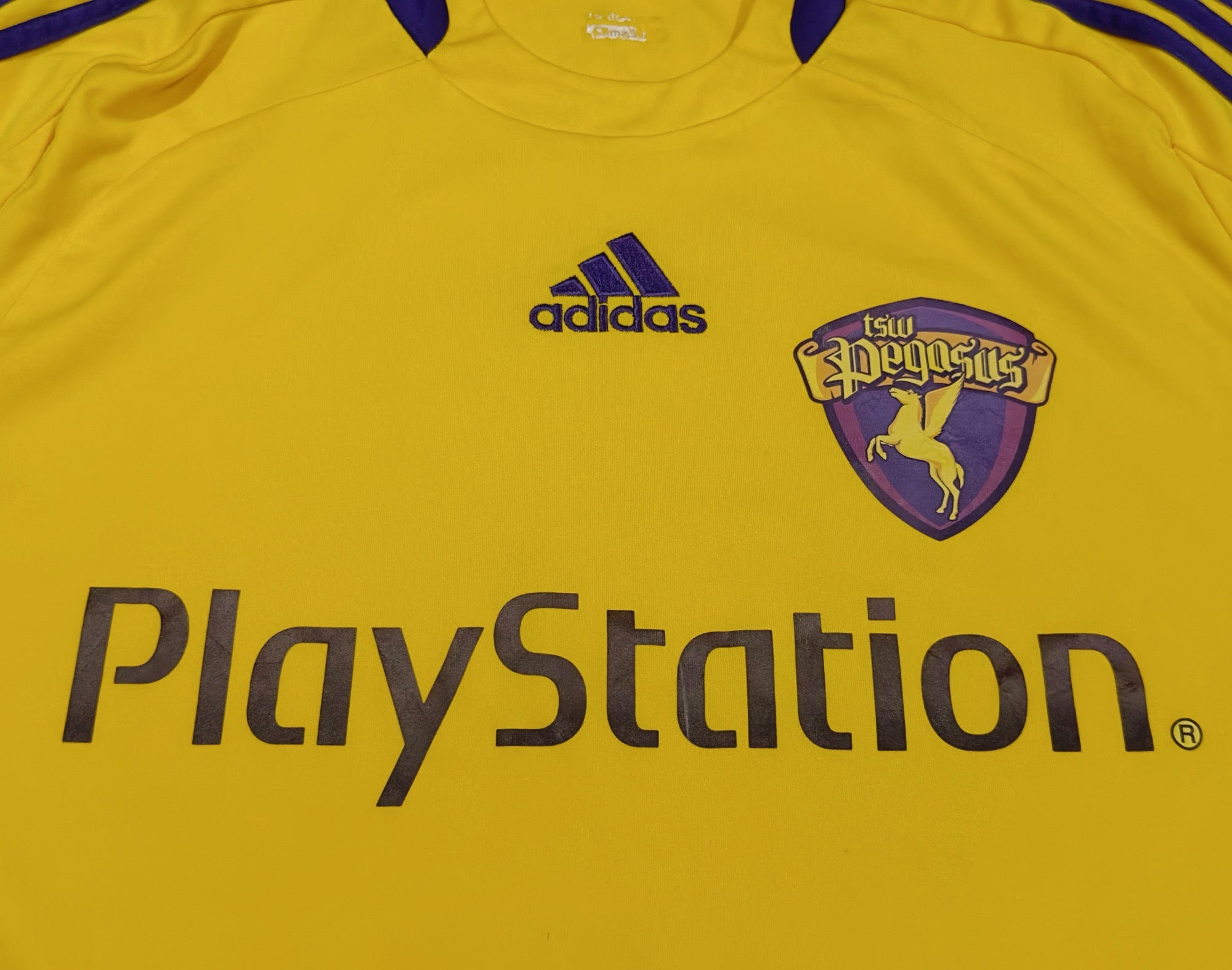 2008/10 TSW Pegasus #15 KM YUEN Home Jersey (M)