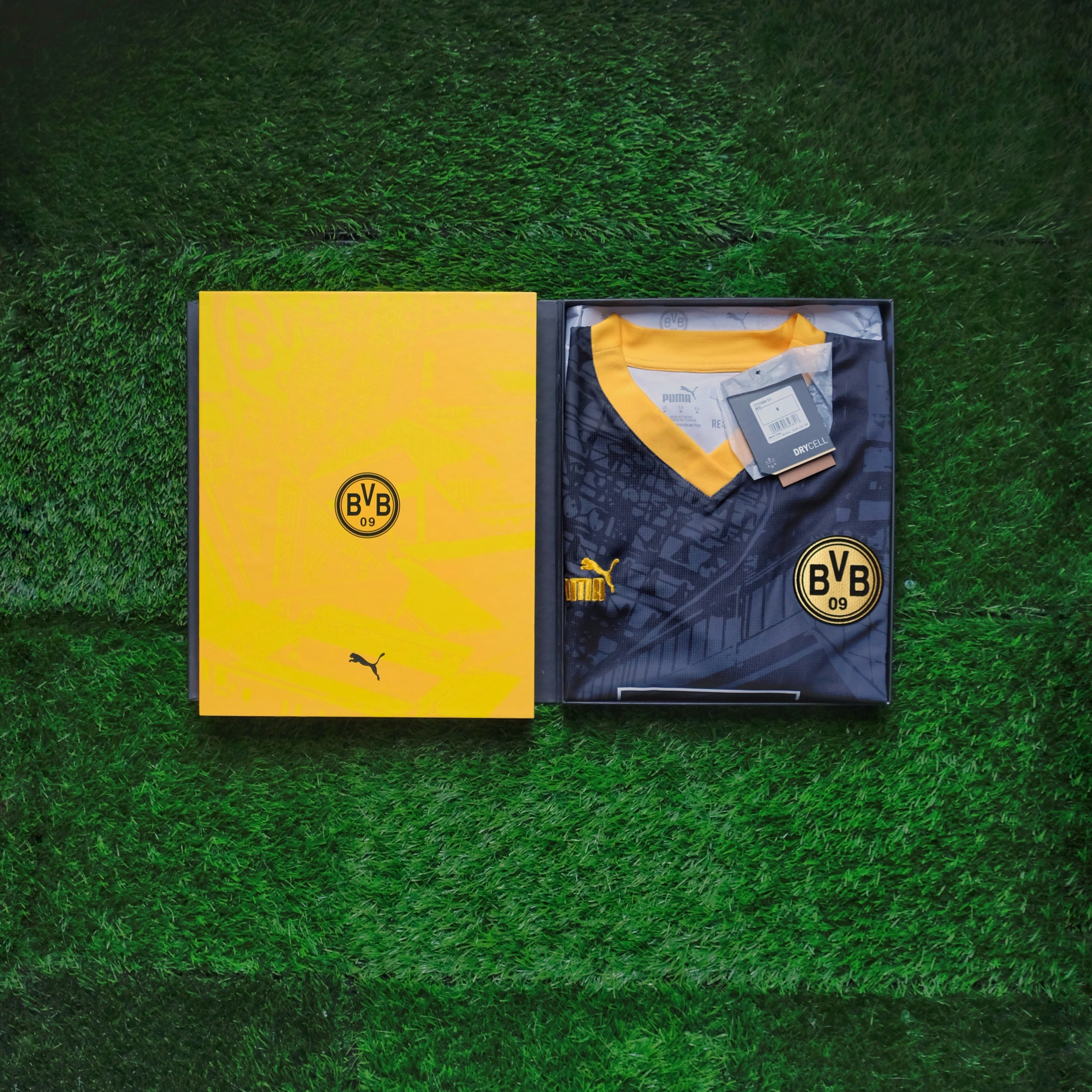 2023/24 Borussia Dortmund Fourth Jersey Boxset