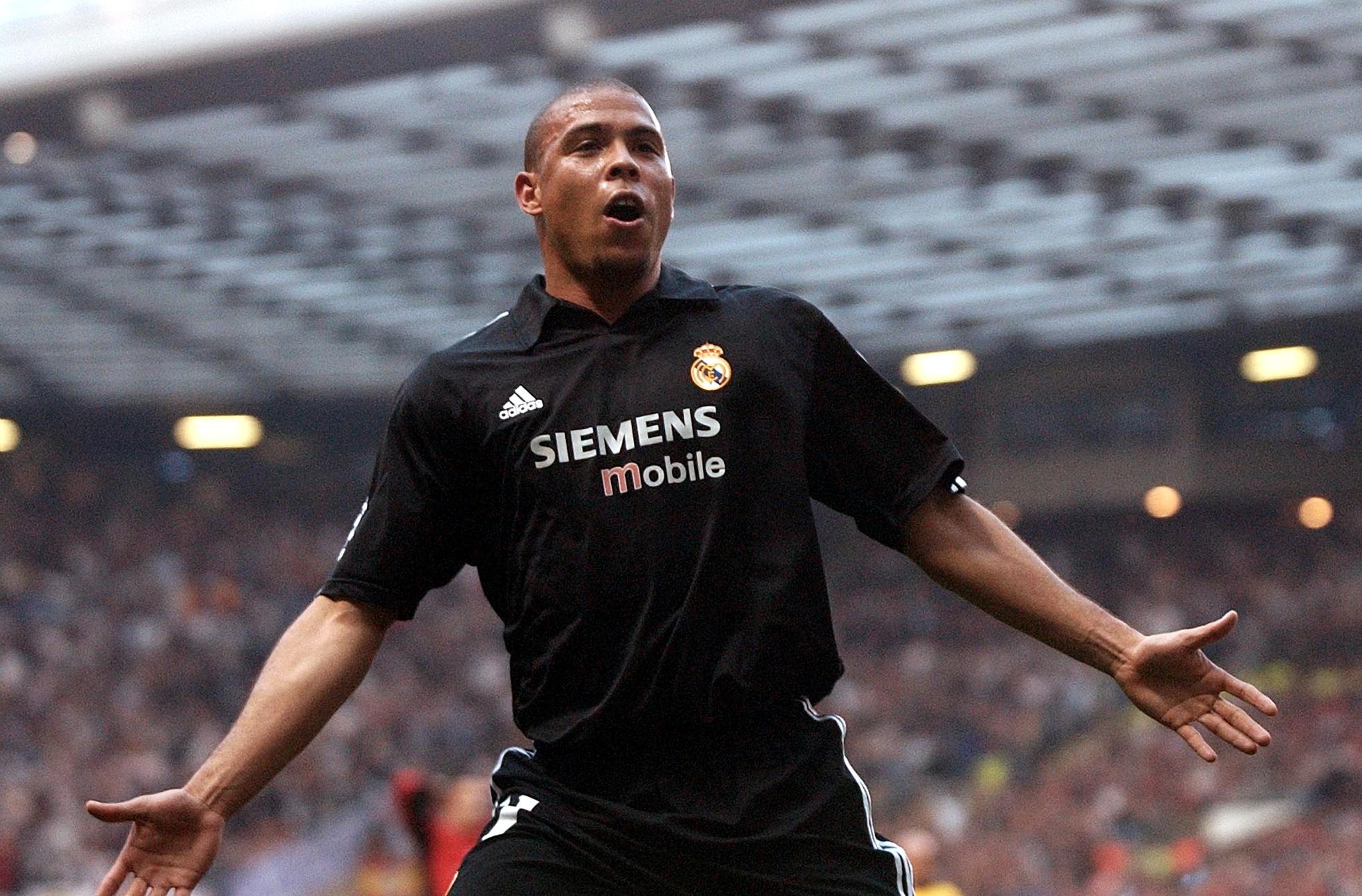 2002/03 Real Madrid #11 RONALDO Away UCL Jersey (M)