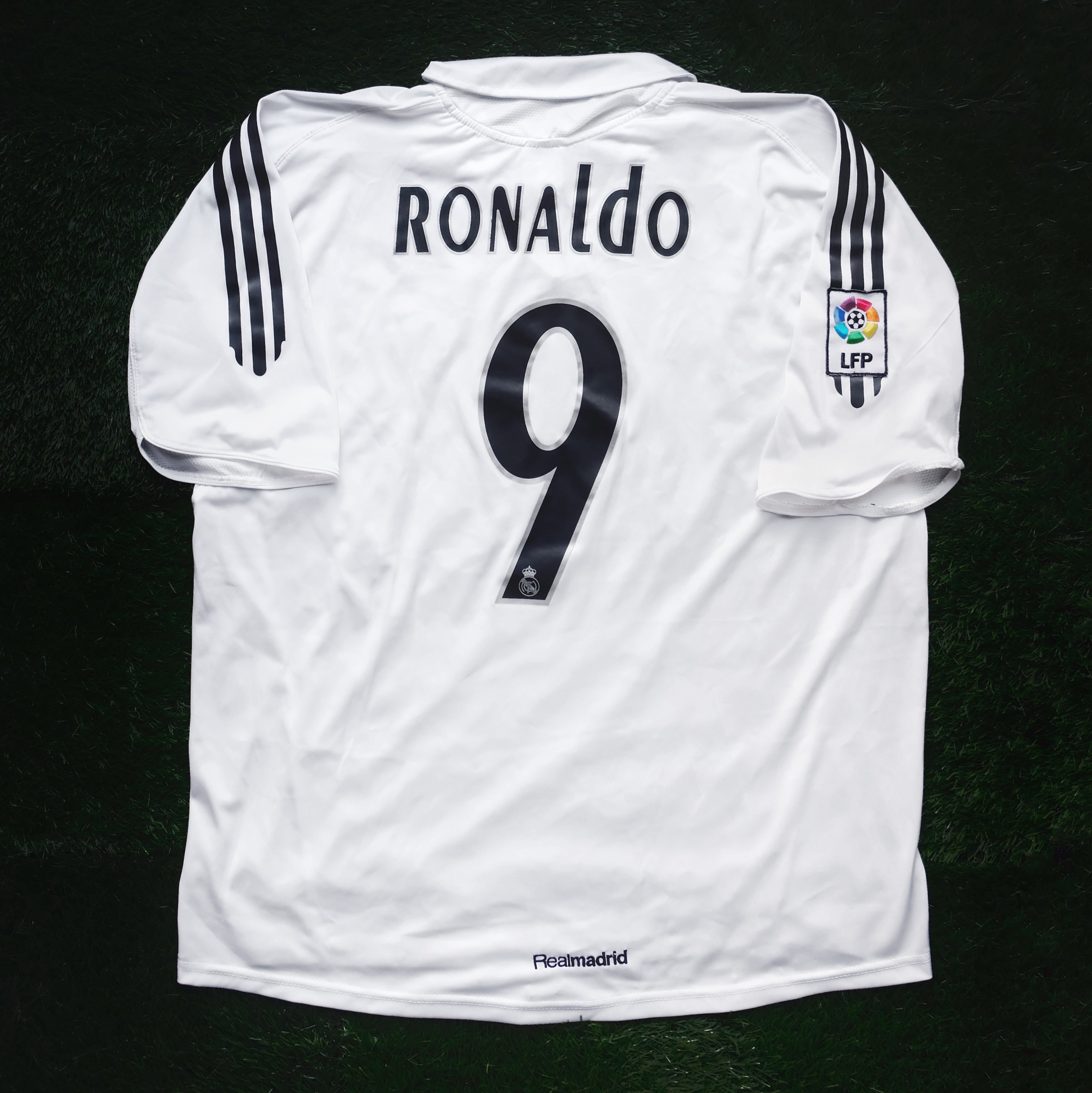 2005/06 Real Madrid #9 RONALDO Home Jersey (XL) – Double Kick