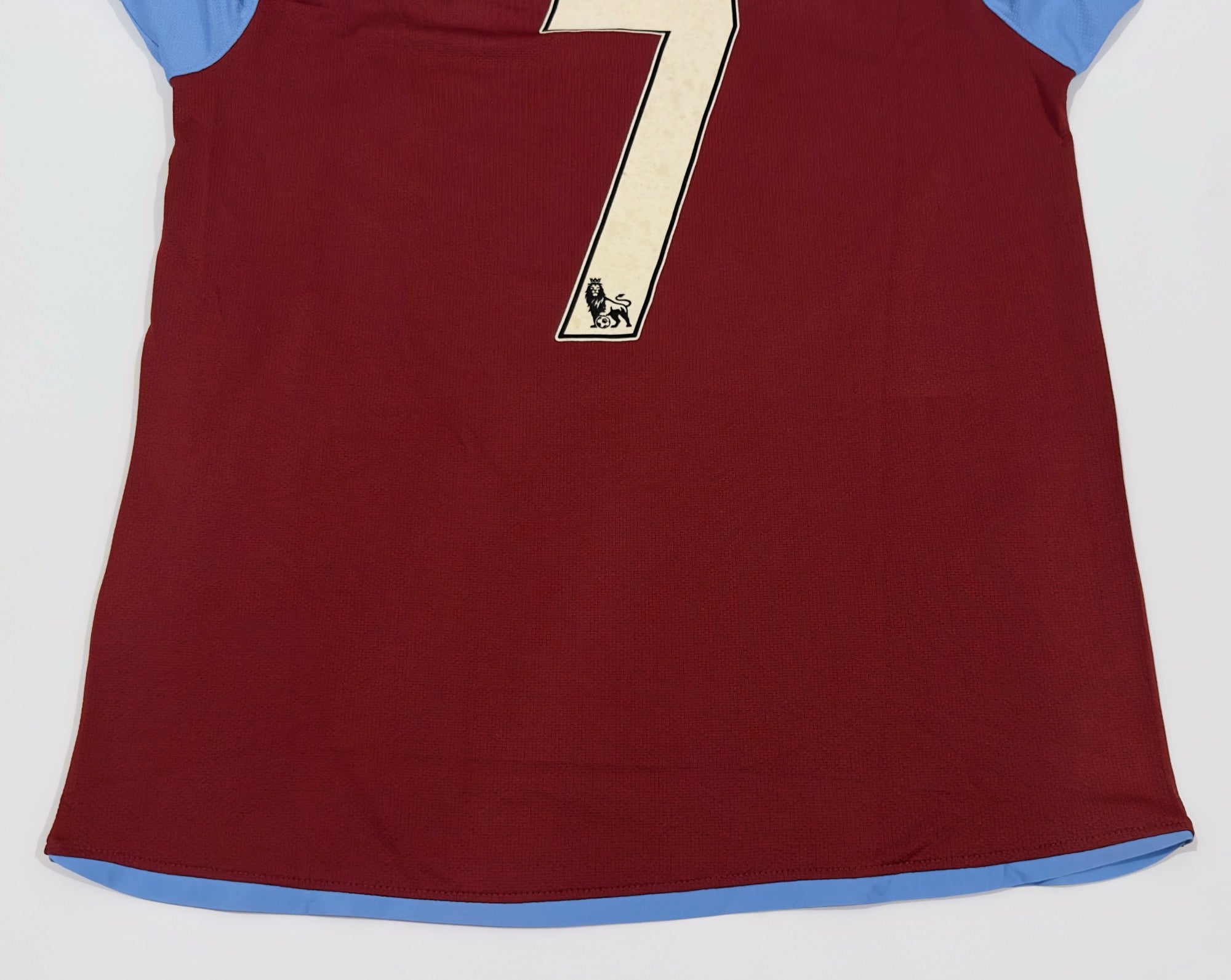2008/09 Aston Villa #7 YOUNG Home Jersey (L) L/S