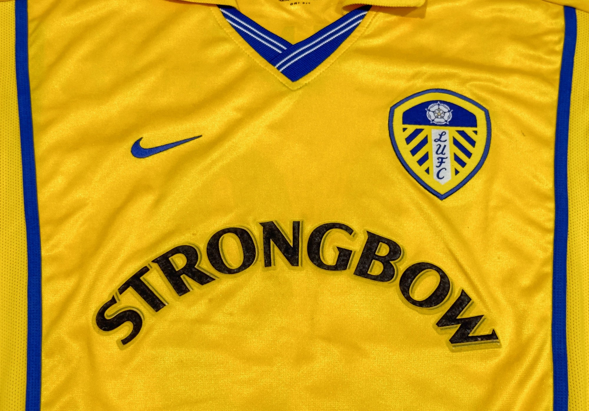 2000/02 Leeds United #29 FERDINAND Away Jersey (S)