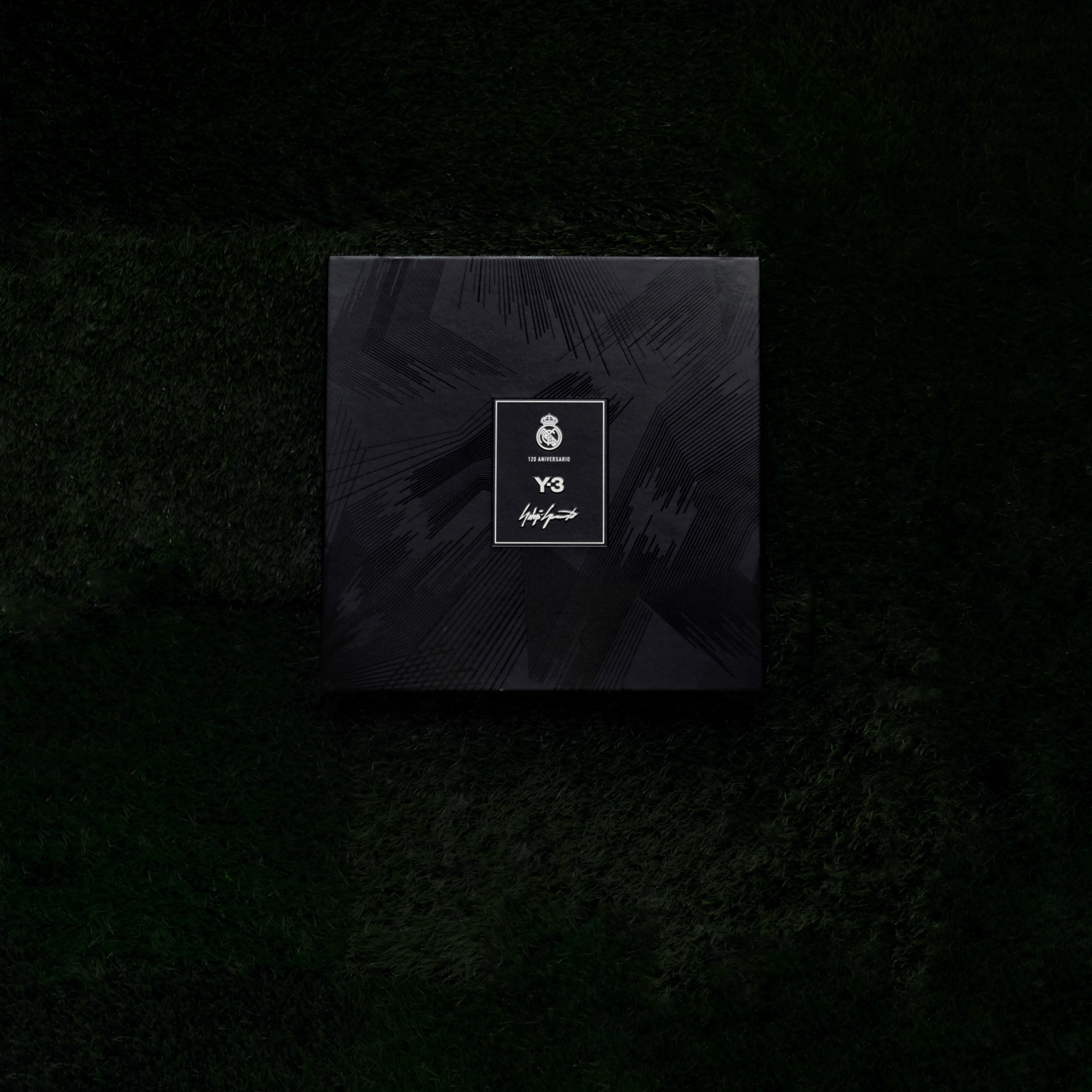 2021/22 Real Madrid X Y-3 Fourth Jersey Boxset (S)